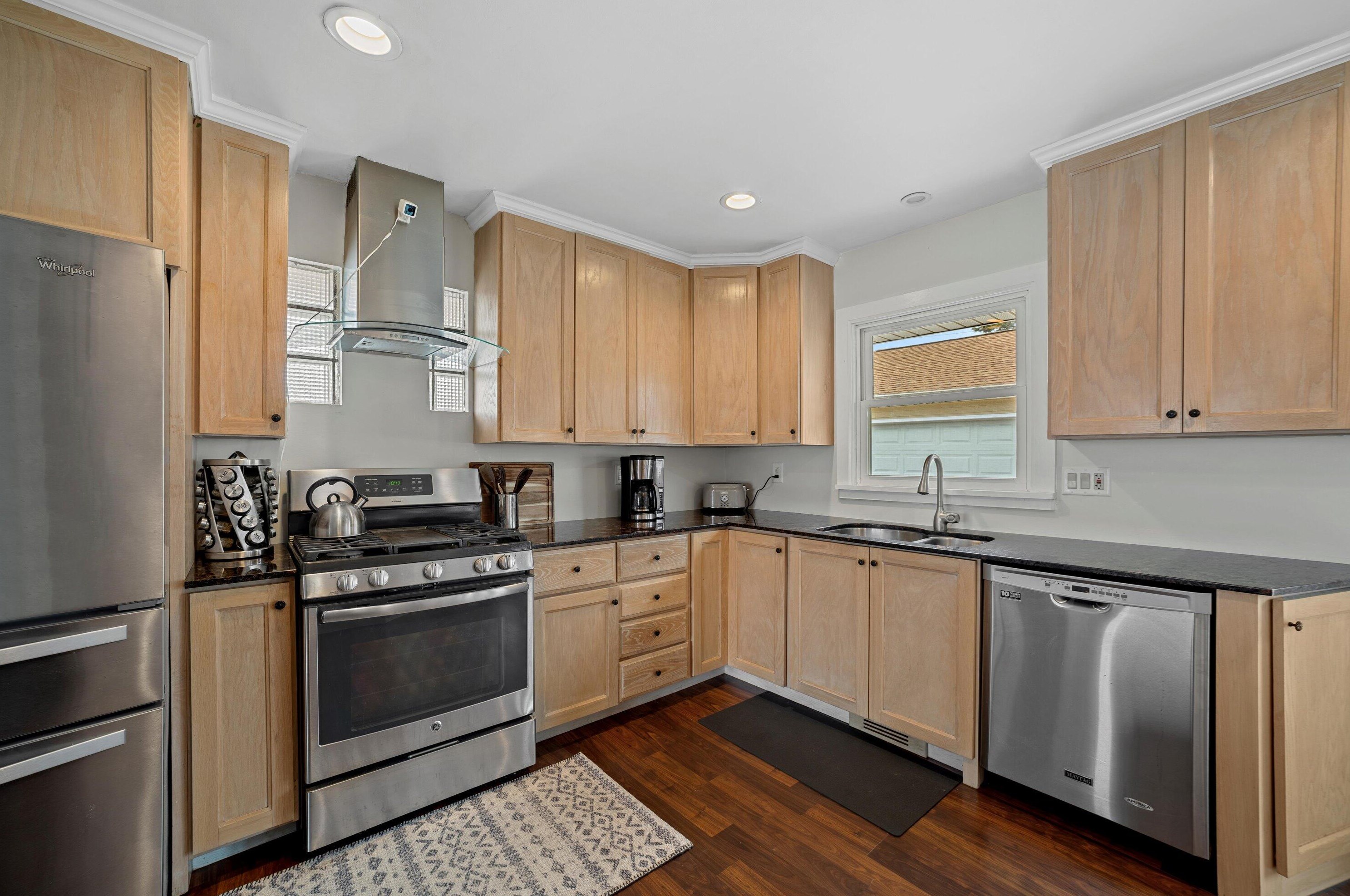 932 Ohio St, Racine WI  53405-2208 exterior