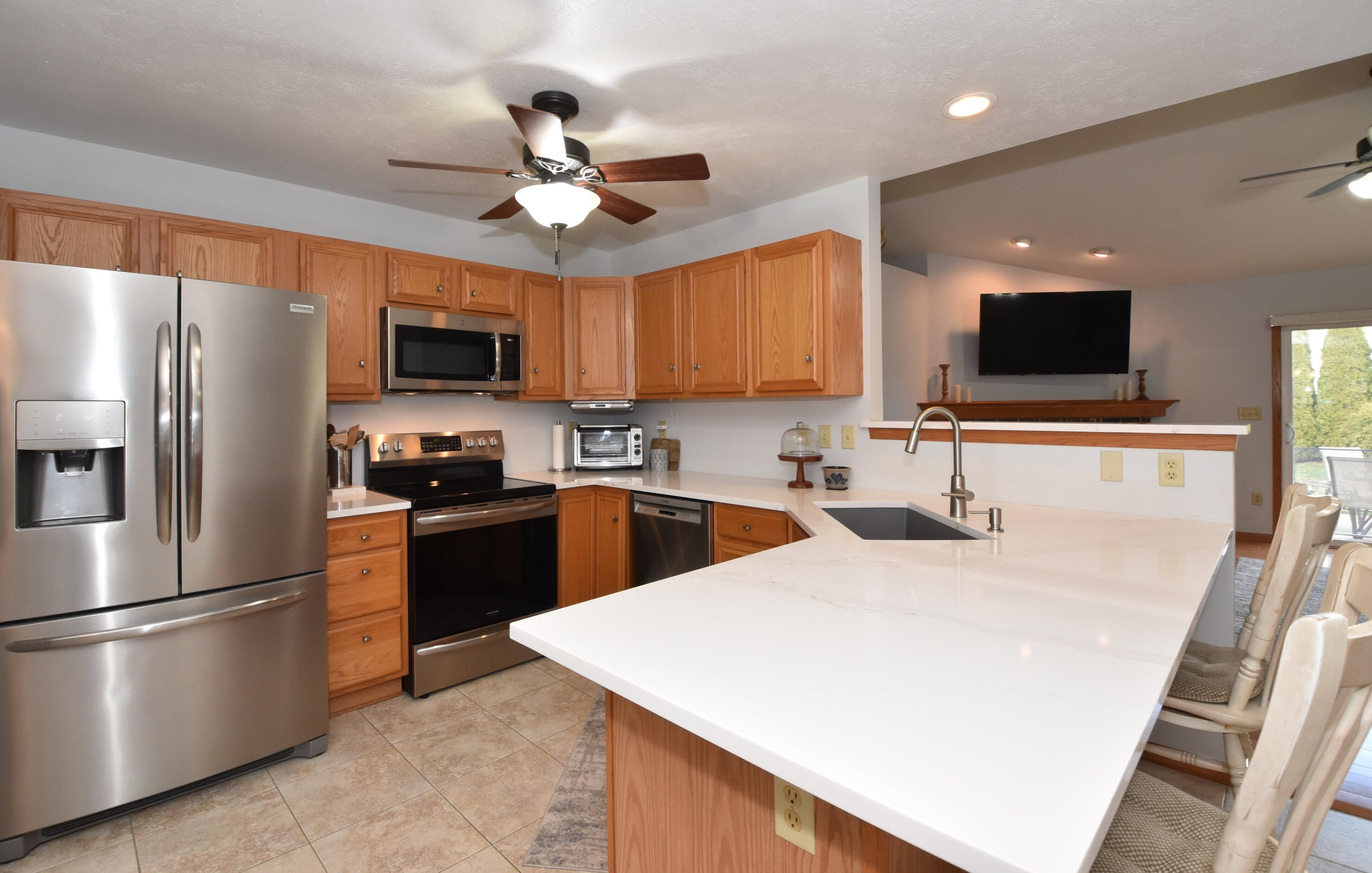 1224 Riva Rdg, Racine WI  53402-1711 exterior