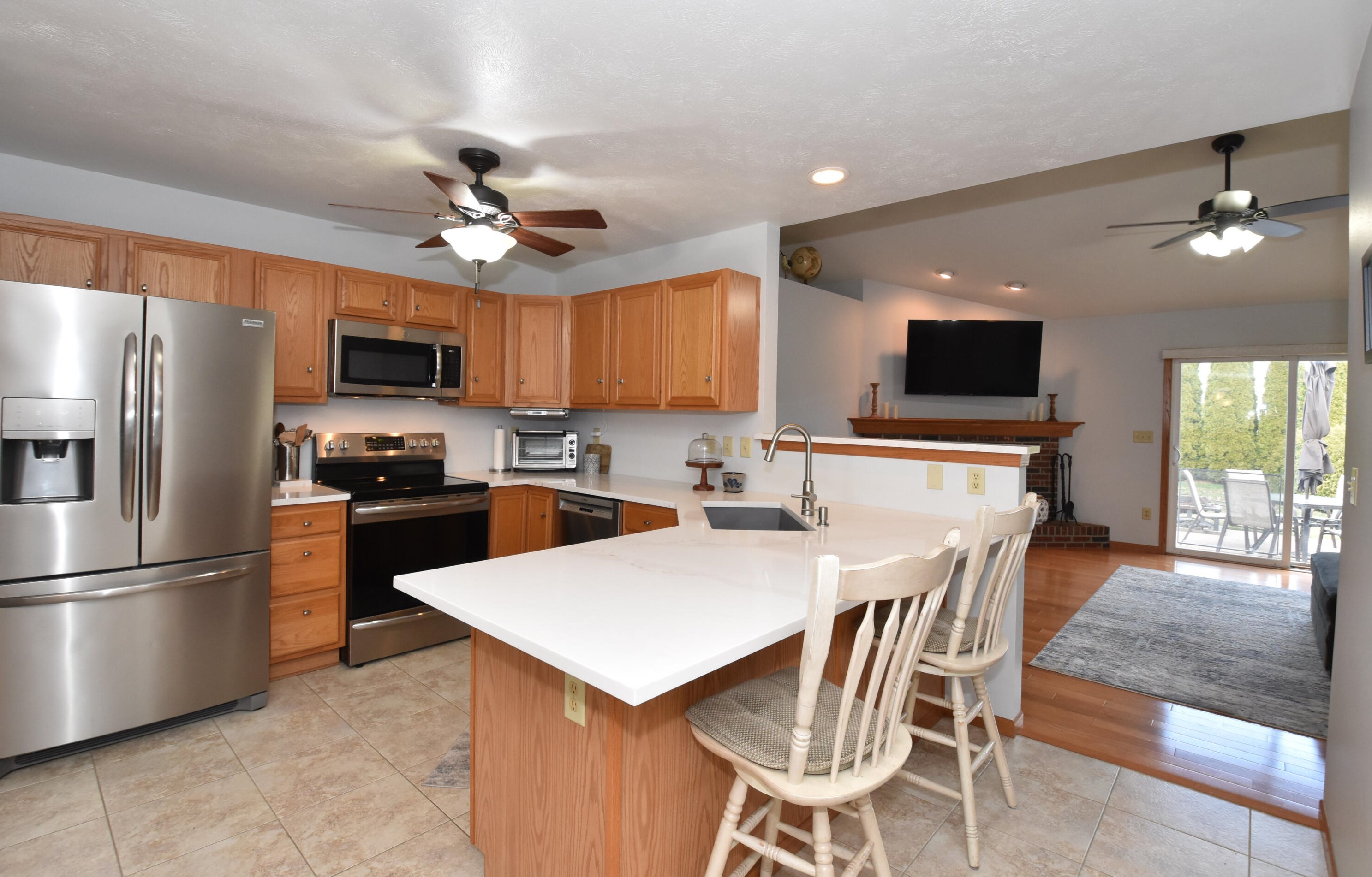 1224 Riva Rdg, Racine WI  53402-1711 exterior
