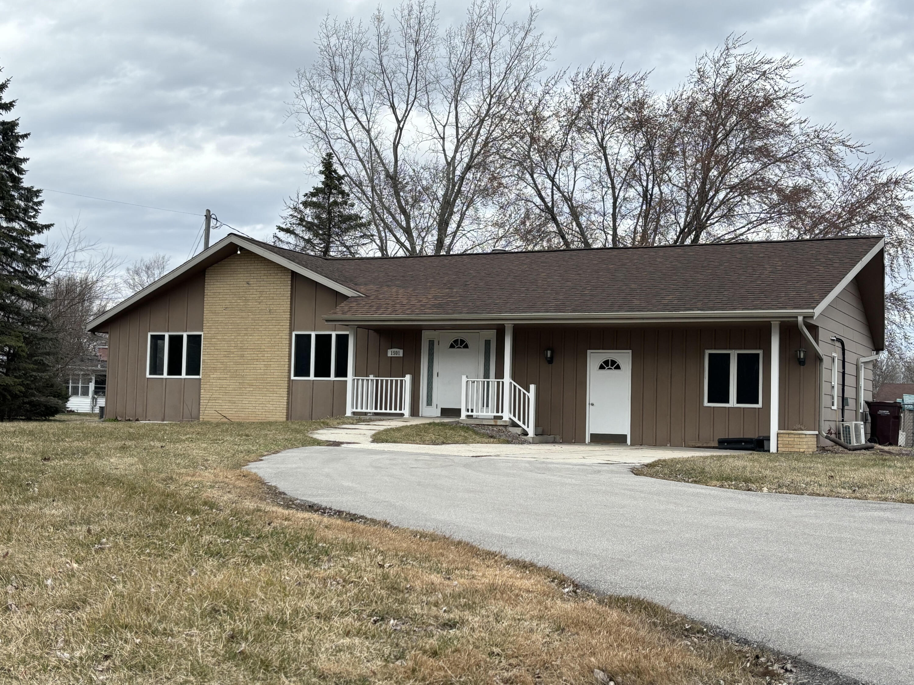 1501 N Rapids Rd, Manitowoc, WI 54220 MLS 1868492 Coldwell Banker