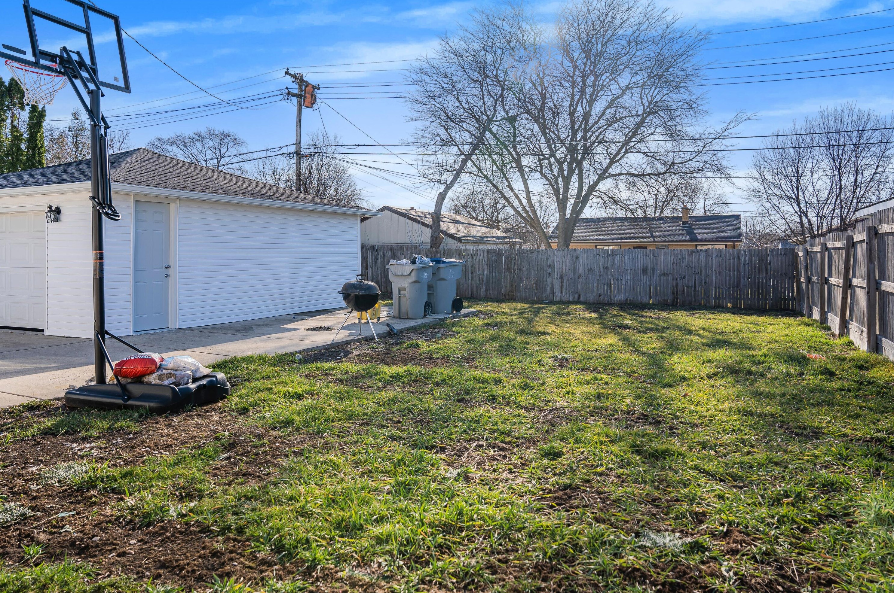 6547 83, Milwaukee WI 53214-4428 exterior