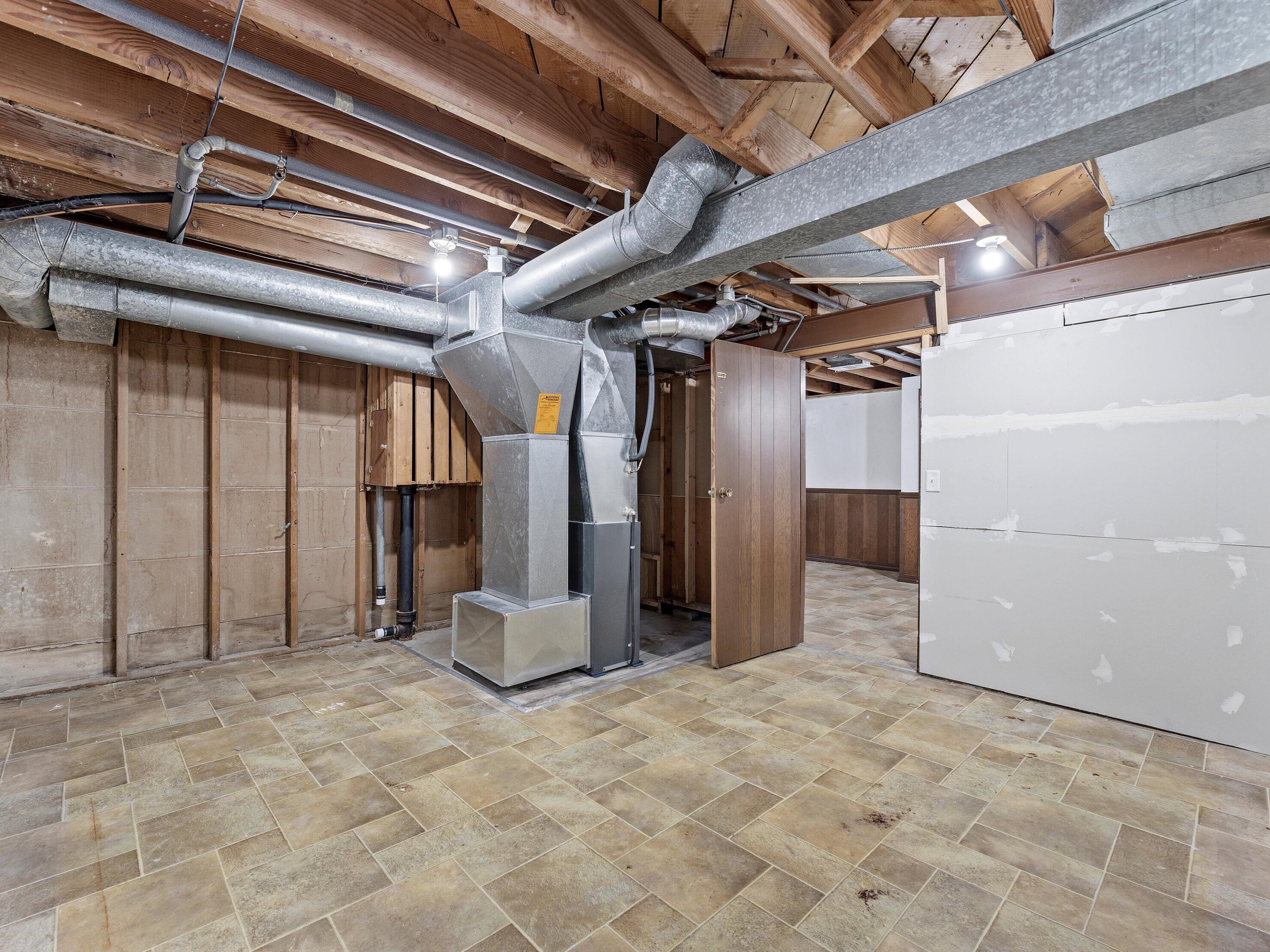 7152 Nash St, Milwaukee WI  53216-1939 exterior