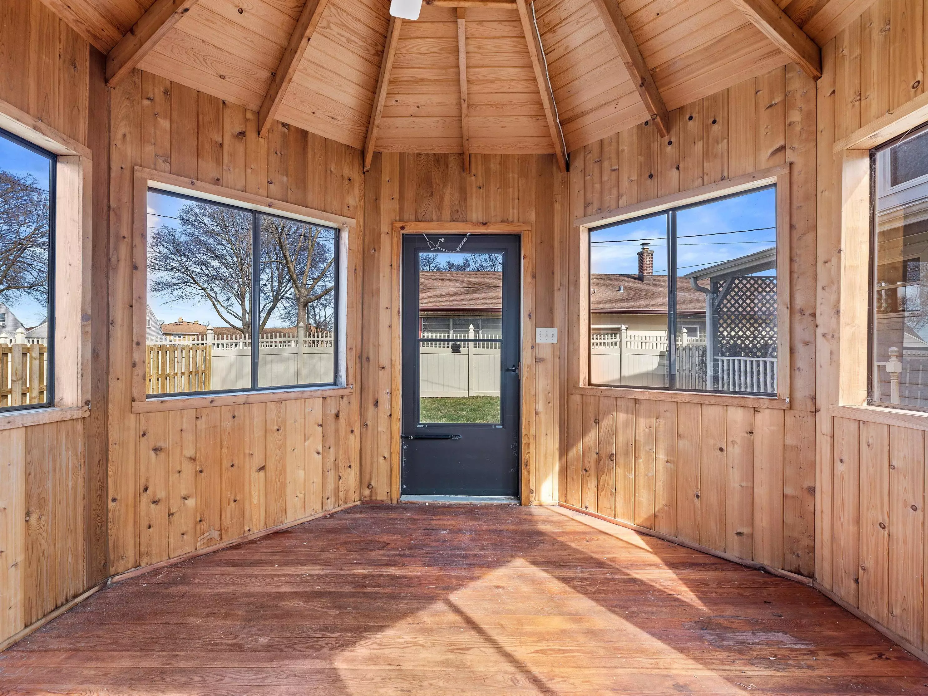 7152 Nash St, Milwaukee WI  53216-1939 exterior