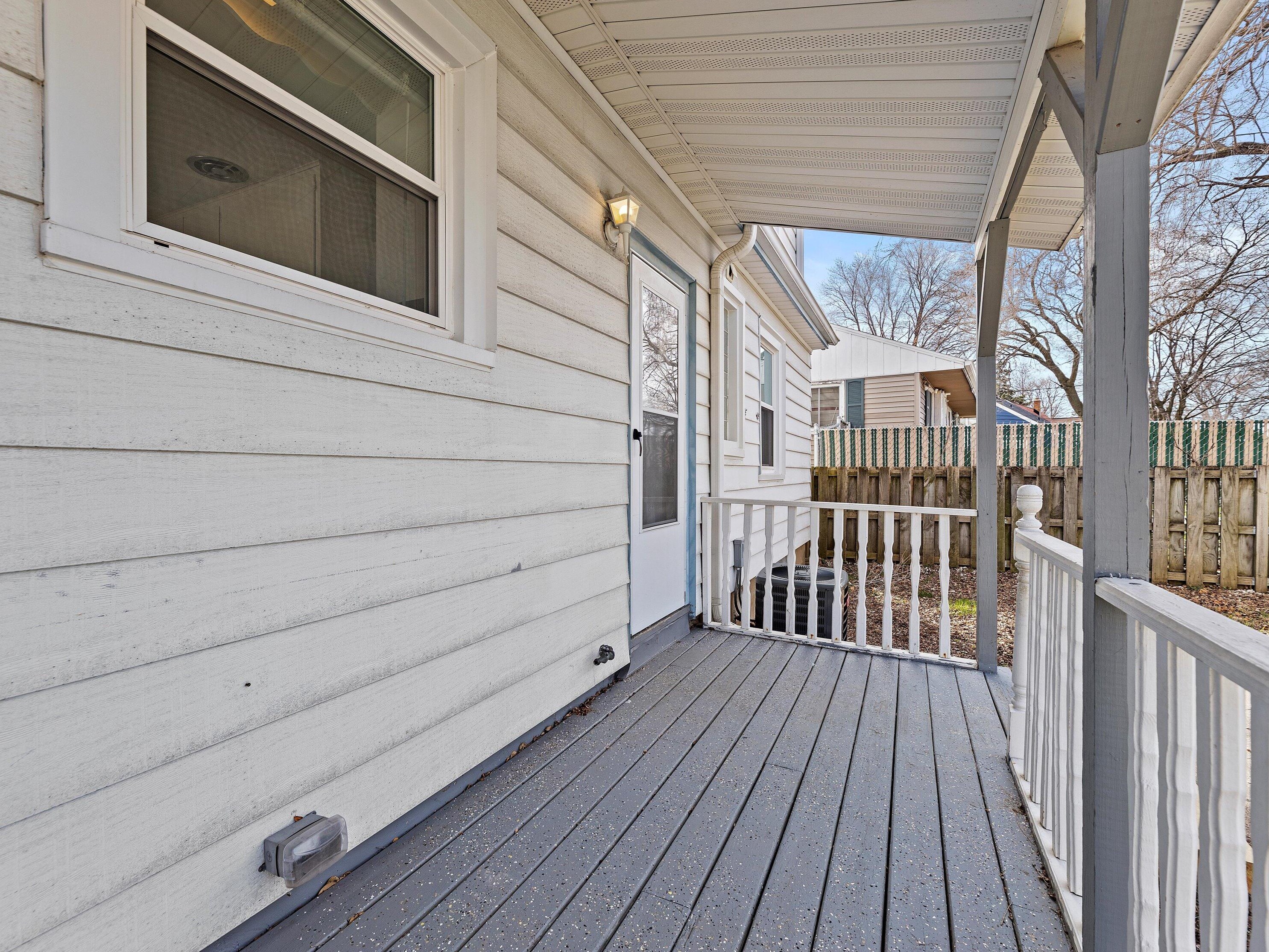 7152 Nash St, Milwaukee WI  53216-1939 exterior