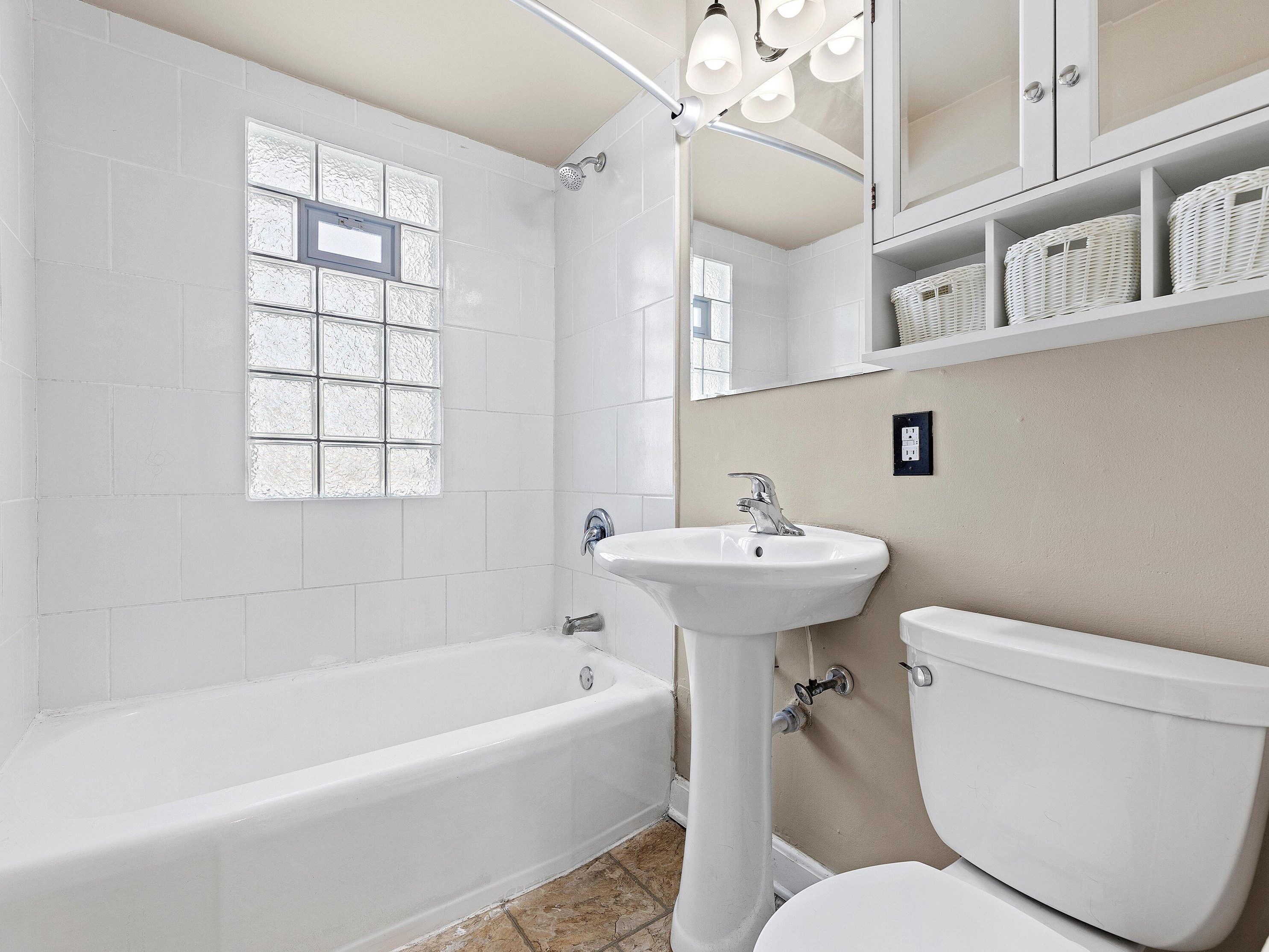 7152 Nash St, Milwaukee WI  53216-1939 exterior