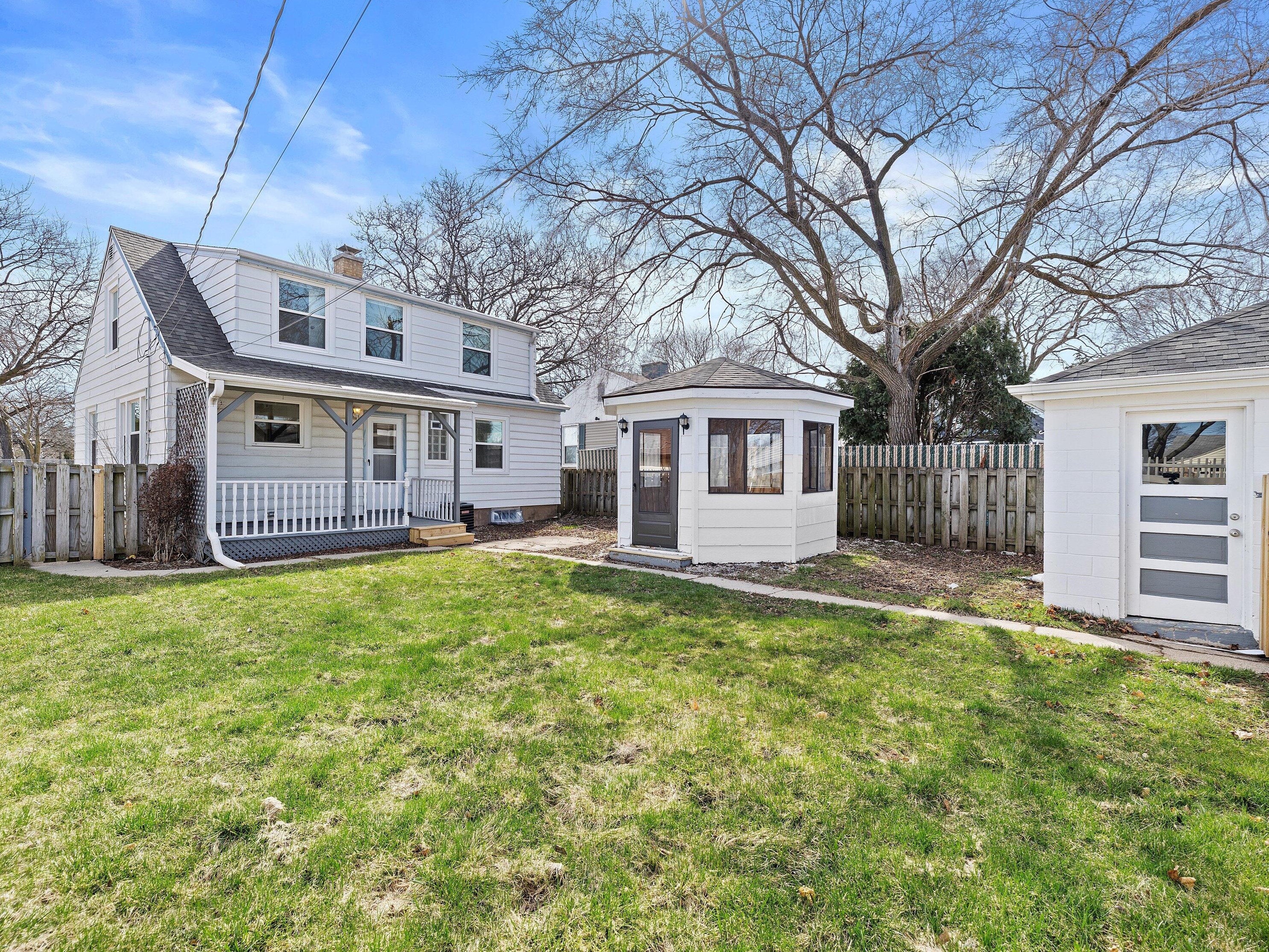 7152 Nash St, Milwaukee WI  53216-1939 exterior