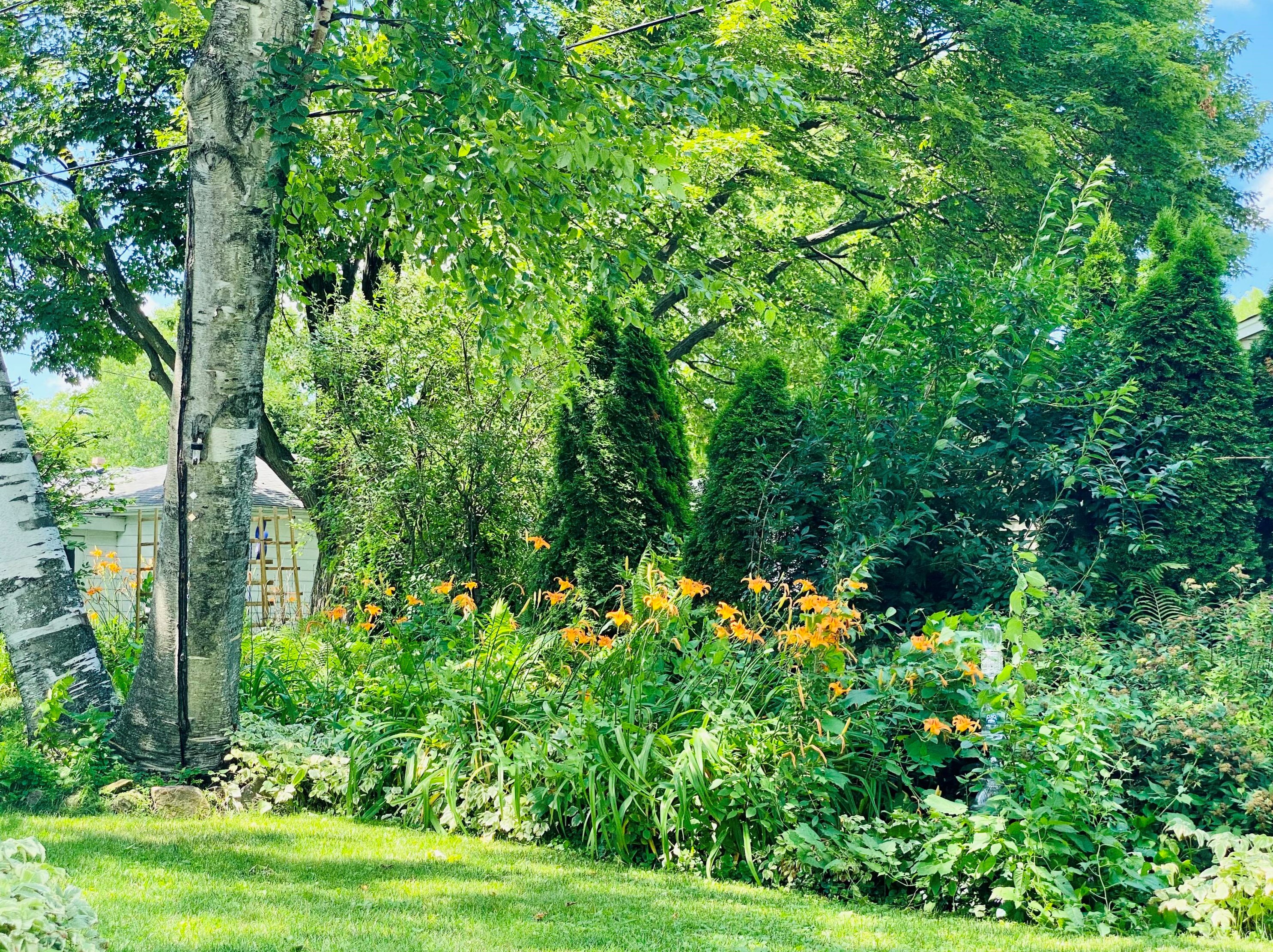 1636 Fairfield Ct, Milwaukee WI  53209-3433 exterior