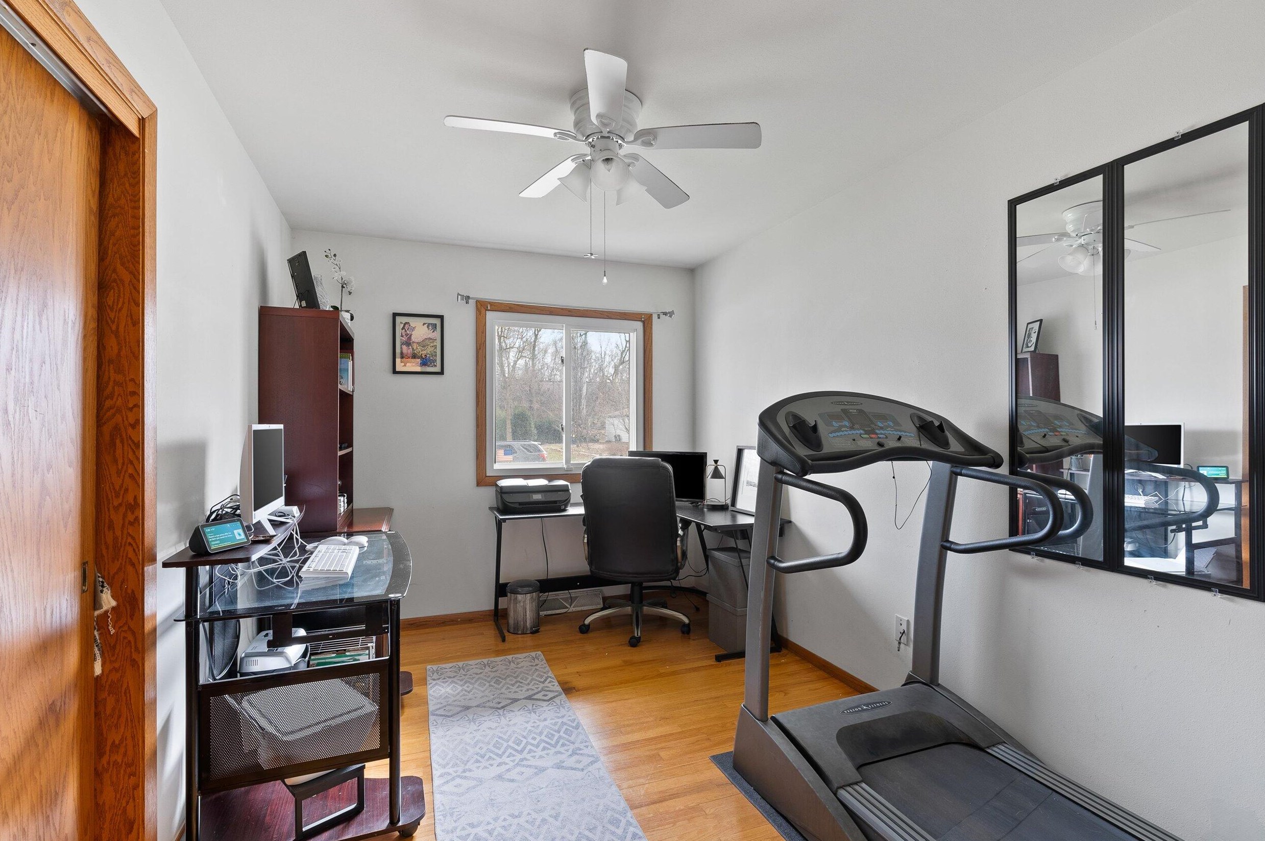 1636 Fairfield Ct, Milwaukee WI  53209-3433 exterior