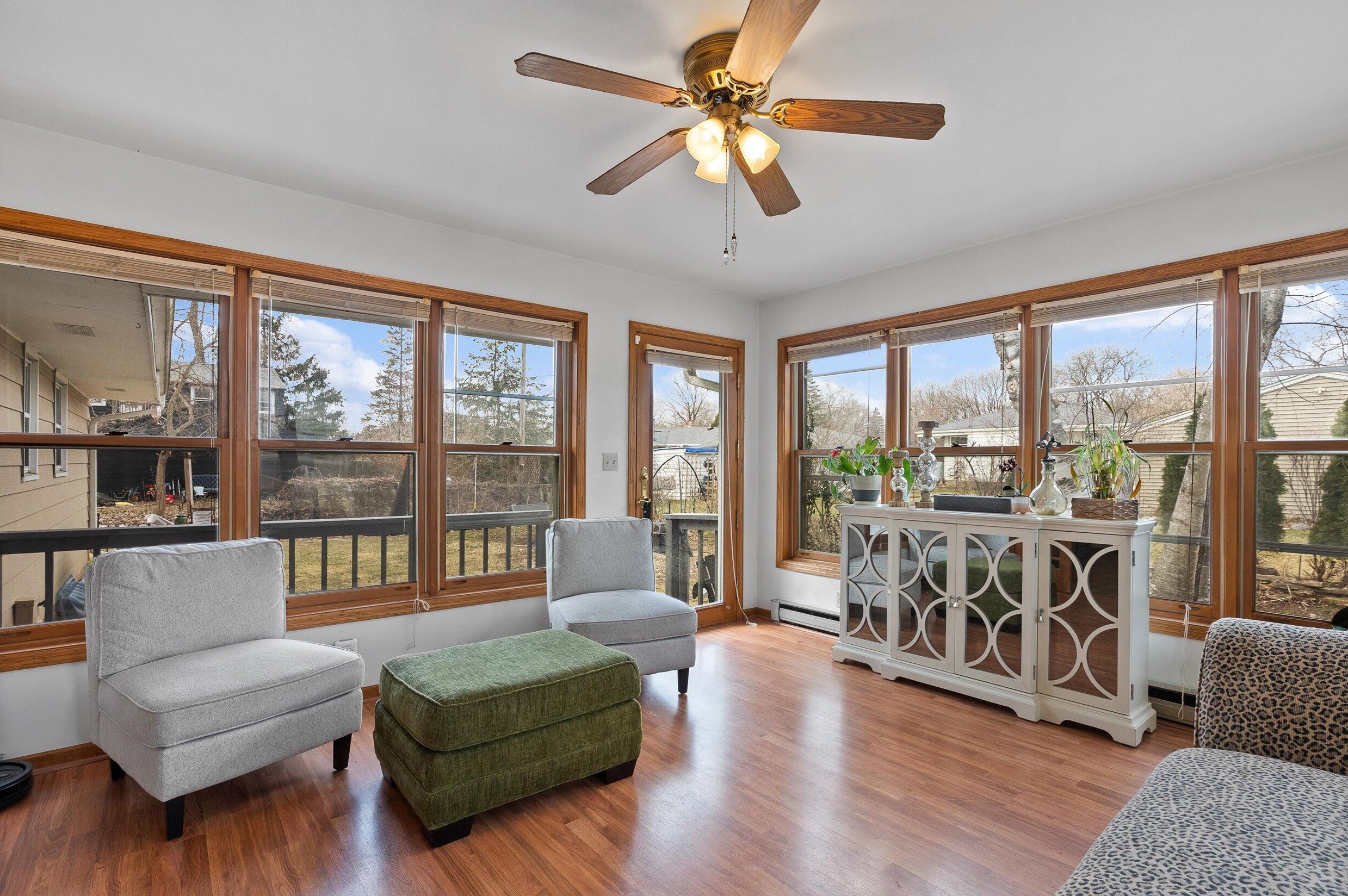 1636 Fairfield Ct, Milwaukee WI  53209-3433 exterior