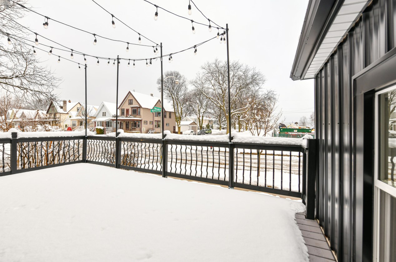 3004 Nevada St, Milwaukee WI  53207-2429 exterior