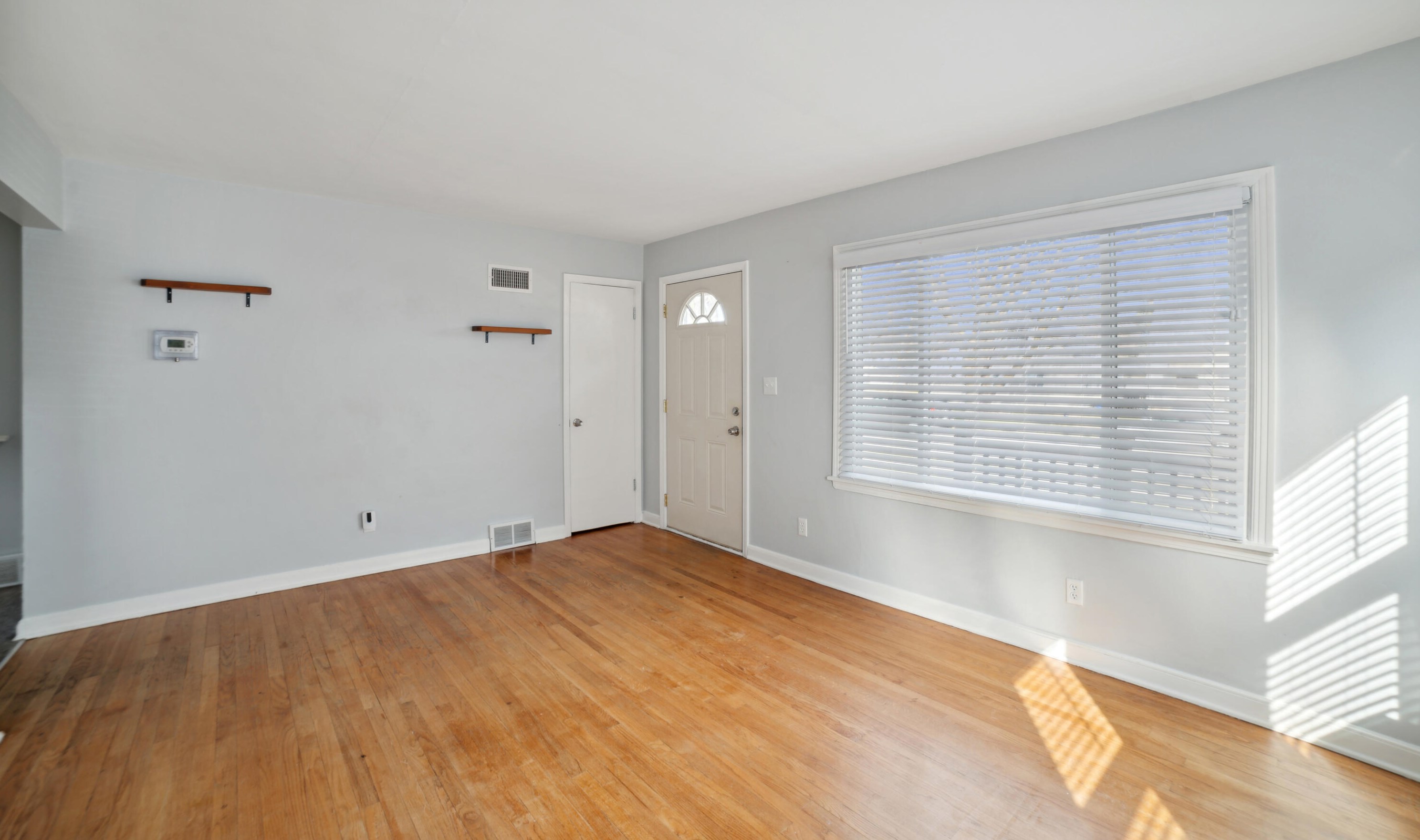 3373 90th St, Milwaukee WI  53227-4403 exterior