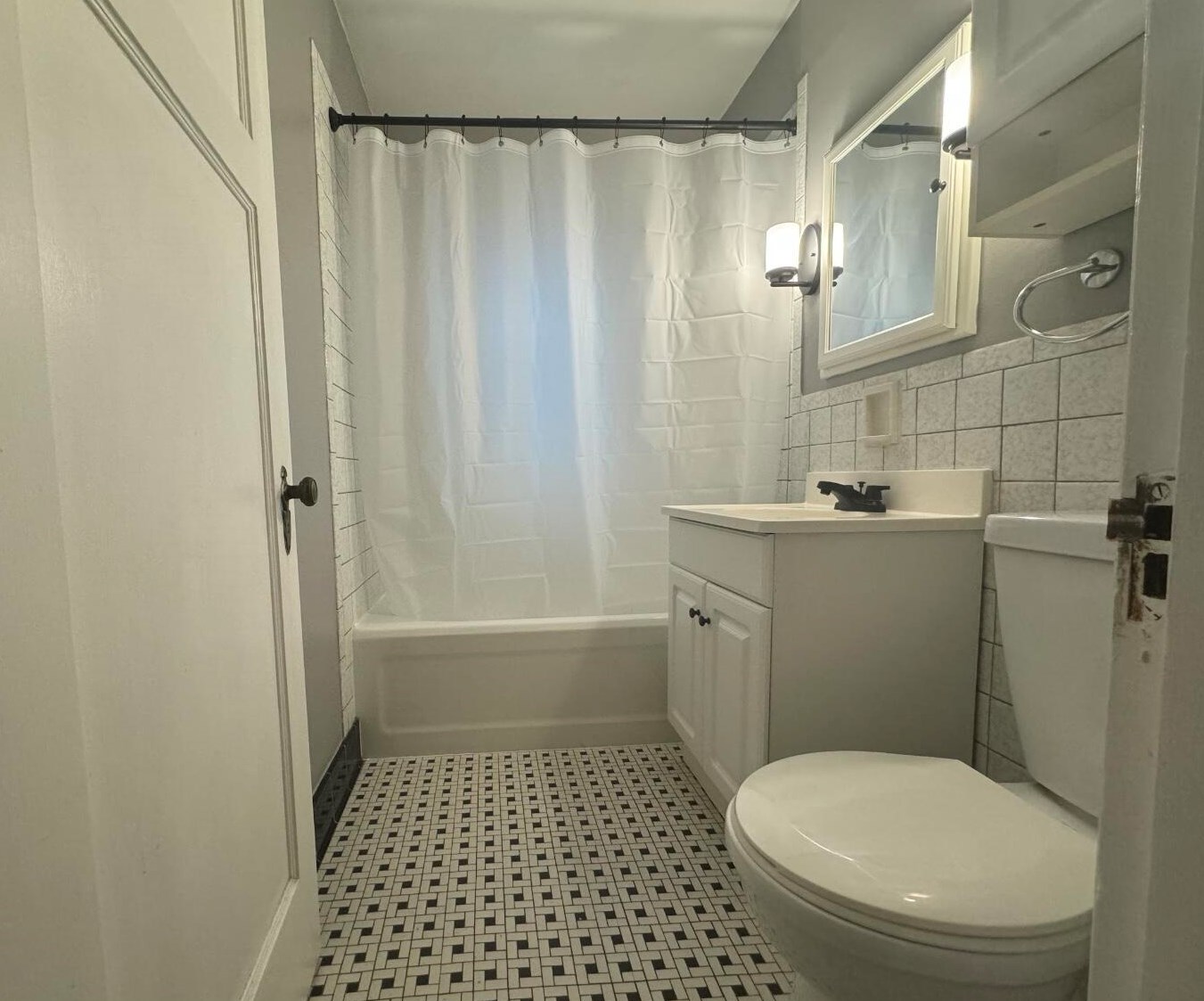 2423 79, Milwaukee WI 53219-1718 exterior