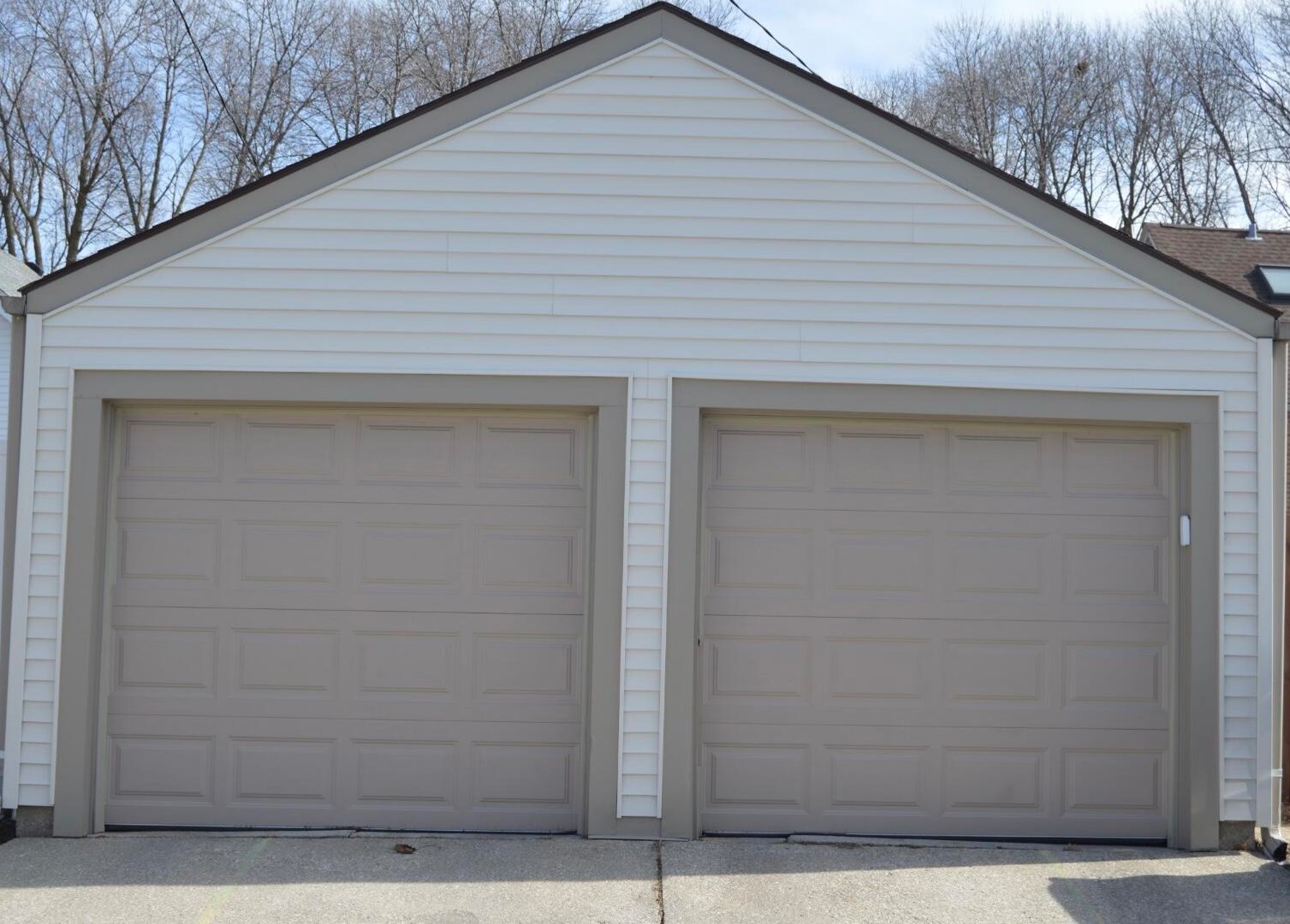 2423 79, Milwaukee WI 53219-1718 exterior