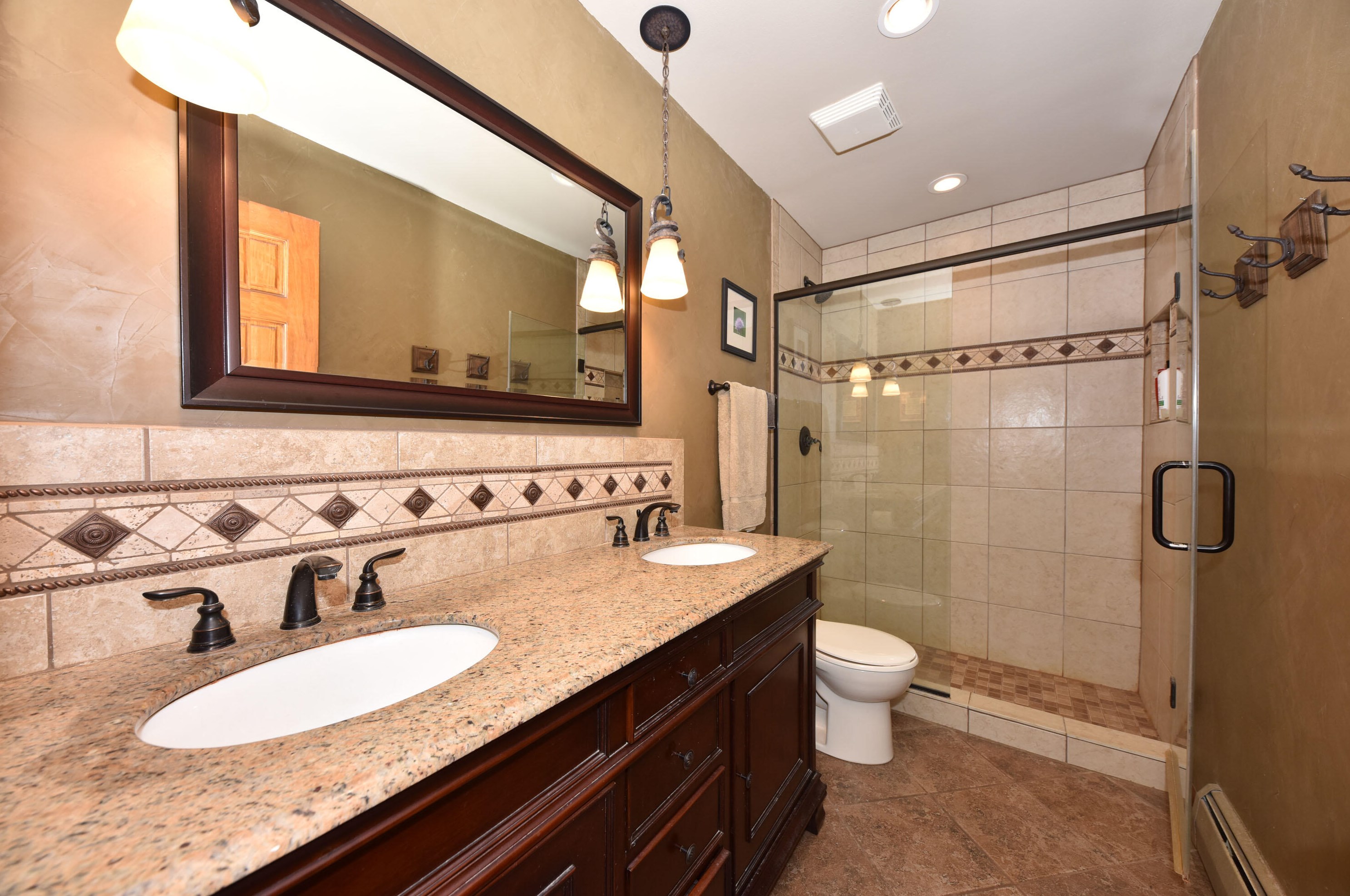 402 Vista View Dr, Cedarburg WI  53012-9178 exterior