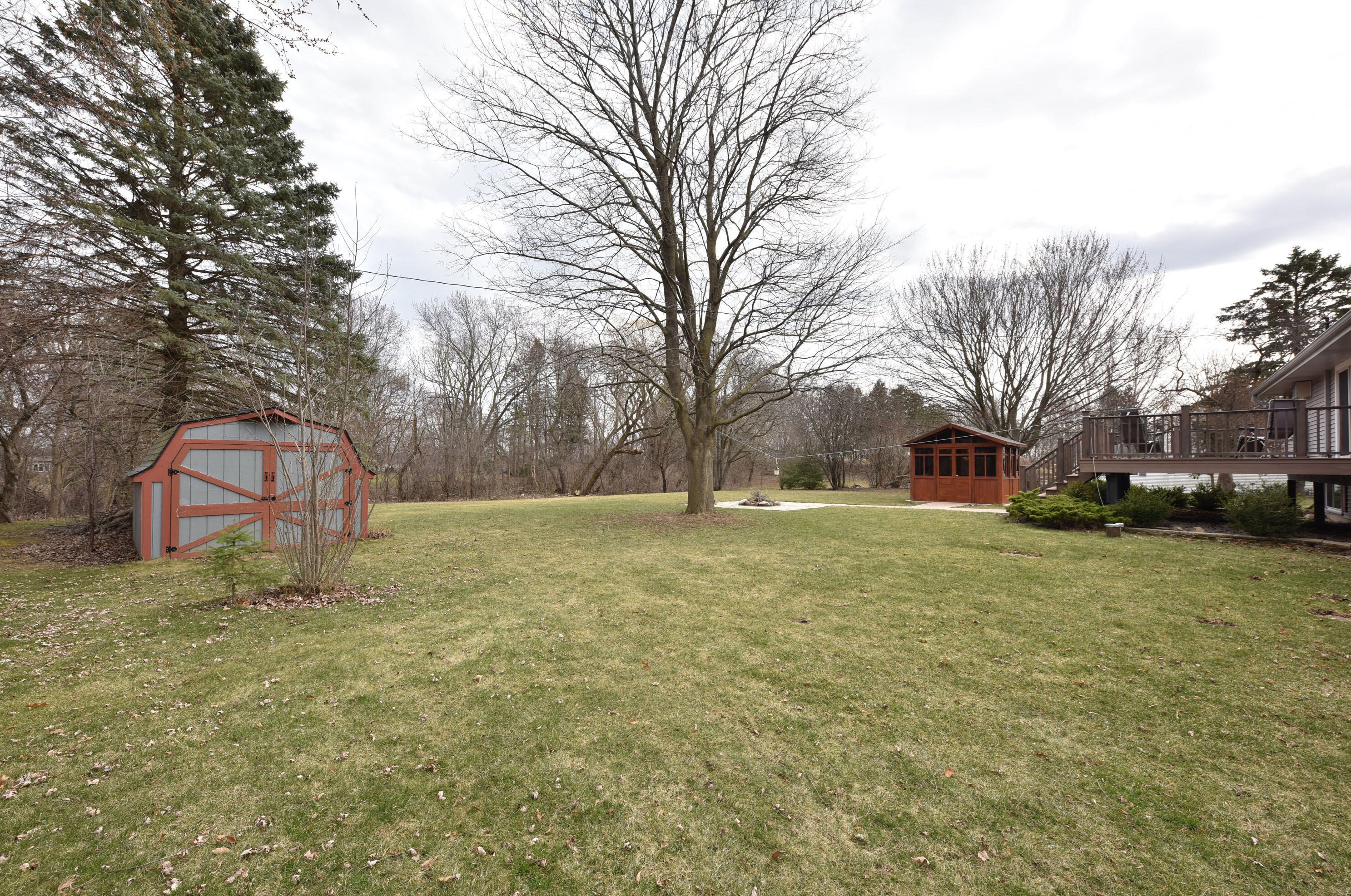 402 Vista View Dr, Cedarburg WI  53012-9178 exterior