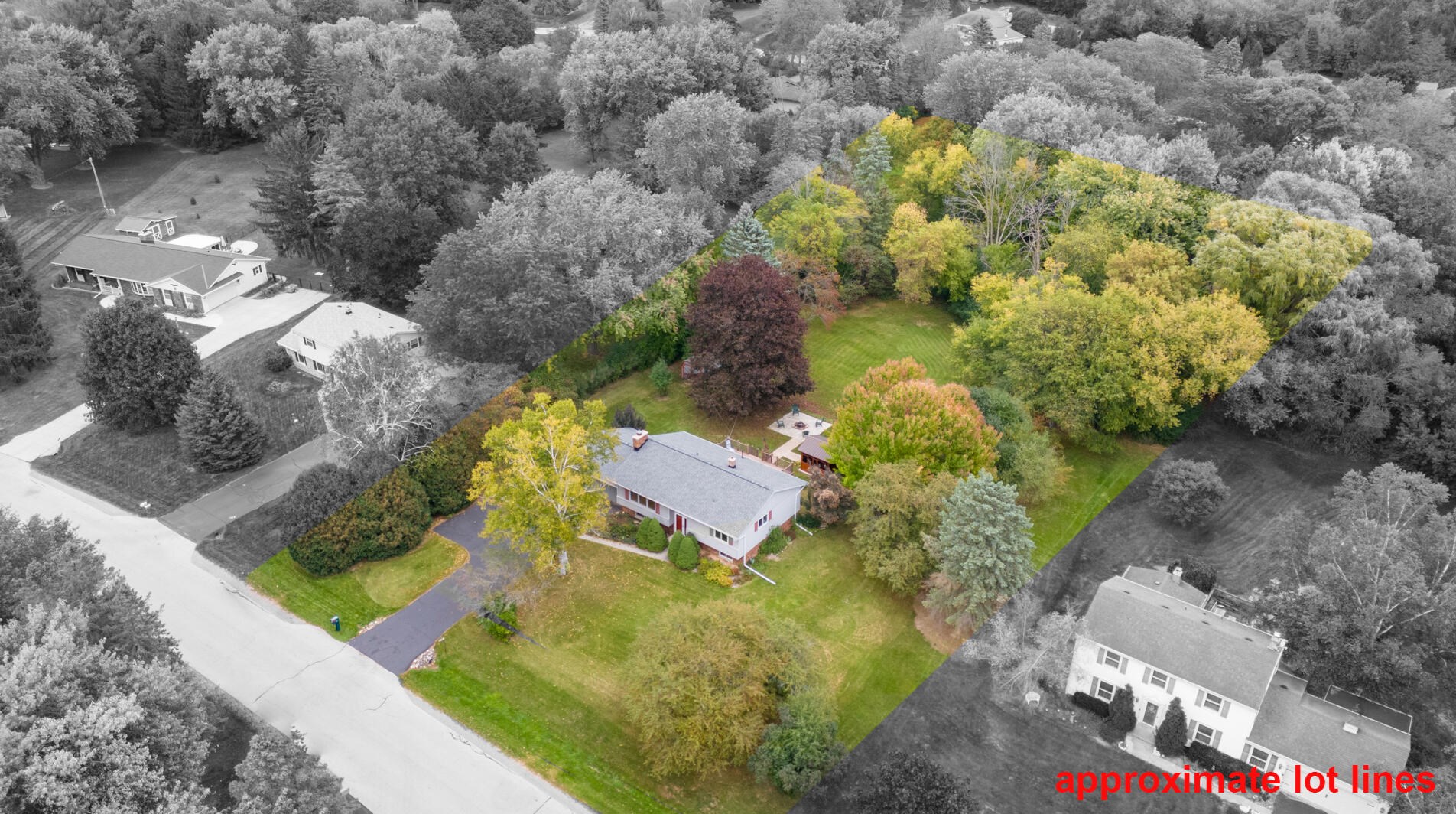 402 Vista View Dr, Cedarburg WI  53012-9178 exterior