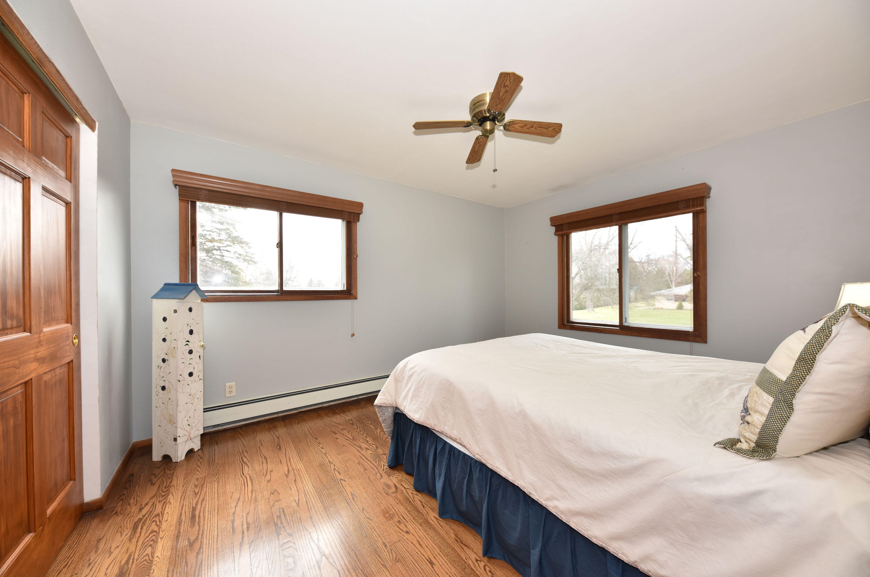 402 Vista View Dr, Cedarburg WI  53012-9178 exterior