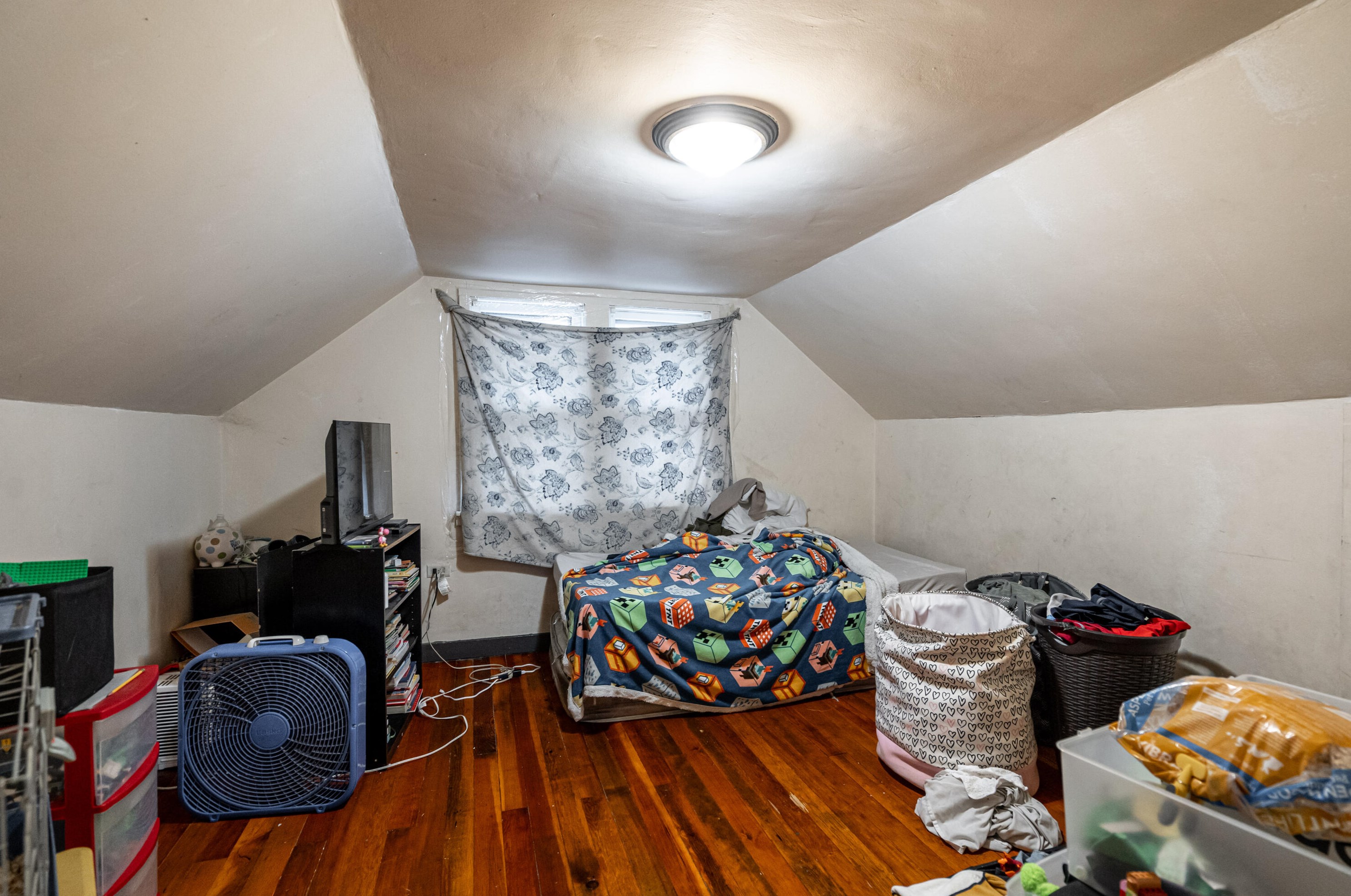 5161 56, Milwaukee WI 53218-4215 exterior