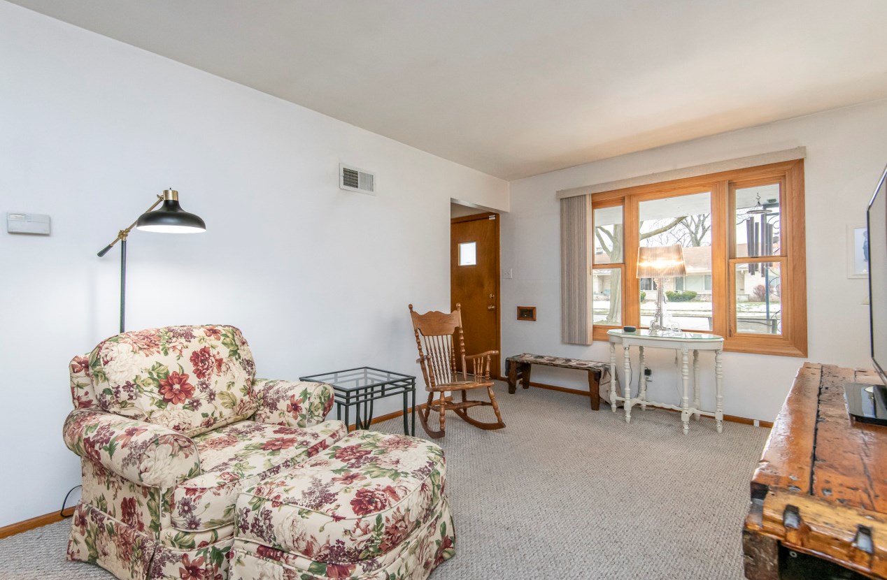 3745 86, Milwaukee WI 53227-4622 exterior