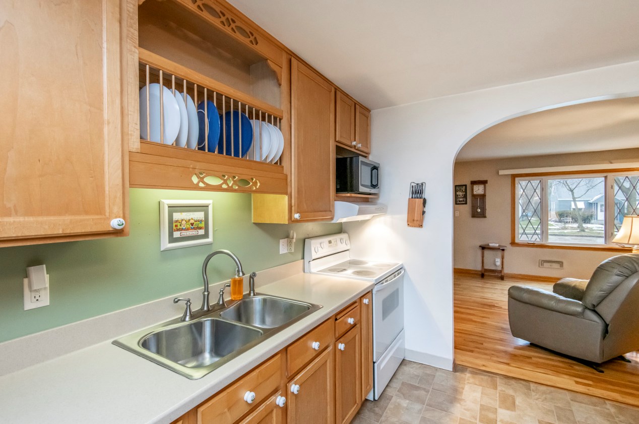 2769 87 St, Milwaukee WI 53224-5437 exterior