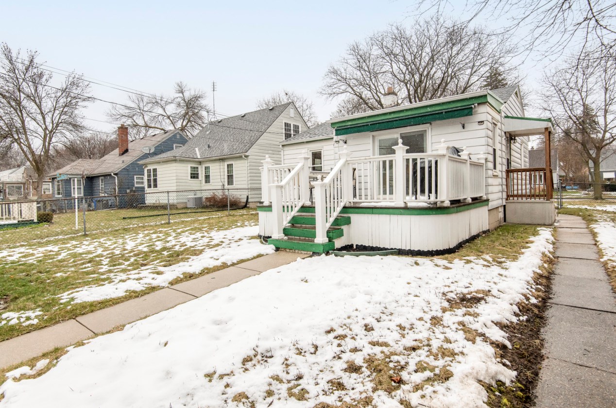 2769 87 St, Milwaukee WI 53224-5437 exterior