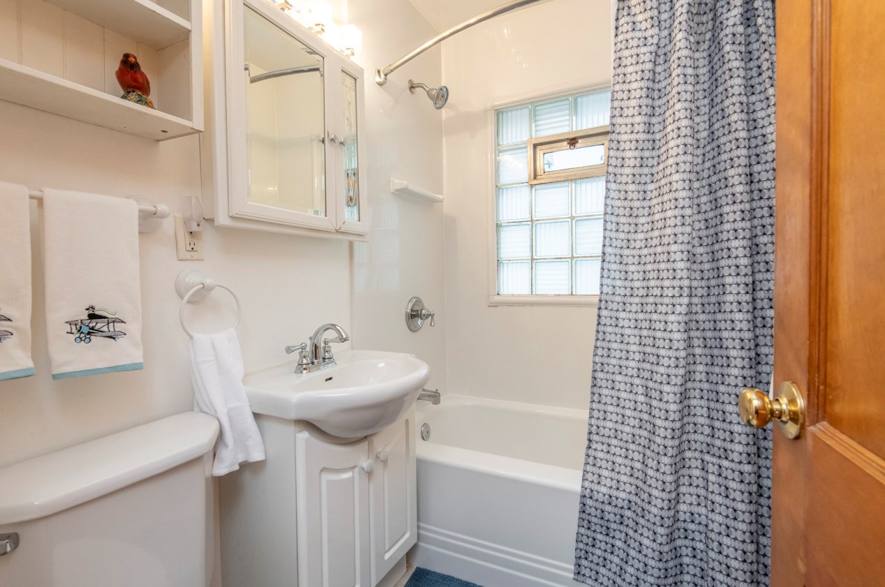 2769 87 St, Milwaukee WI 53224-5437 exterior