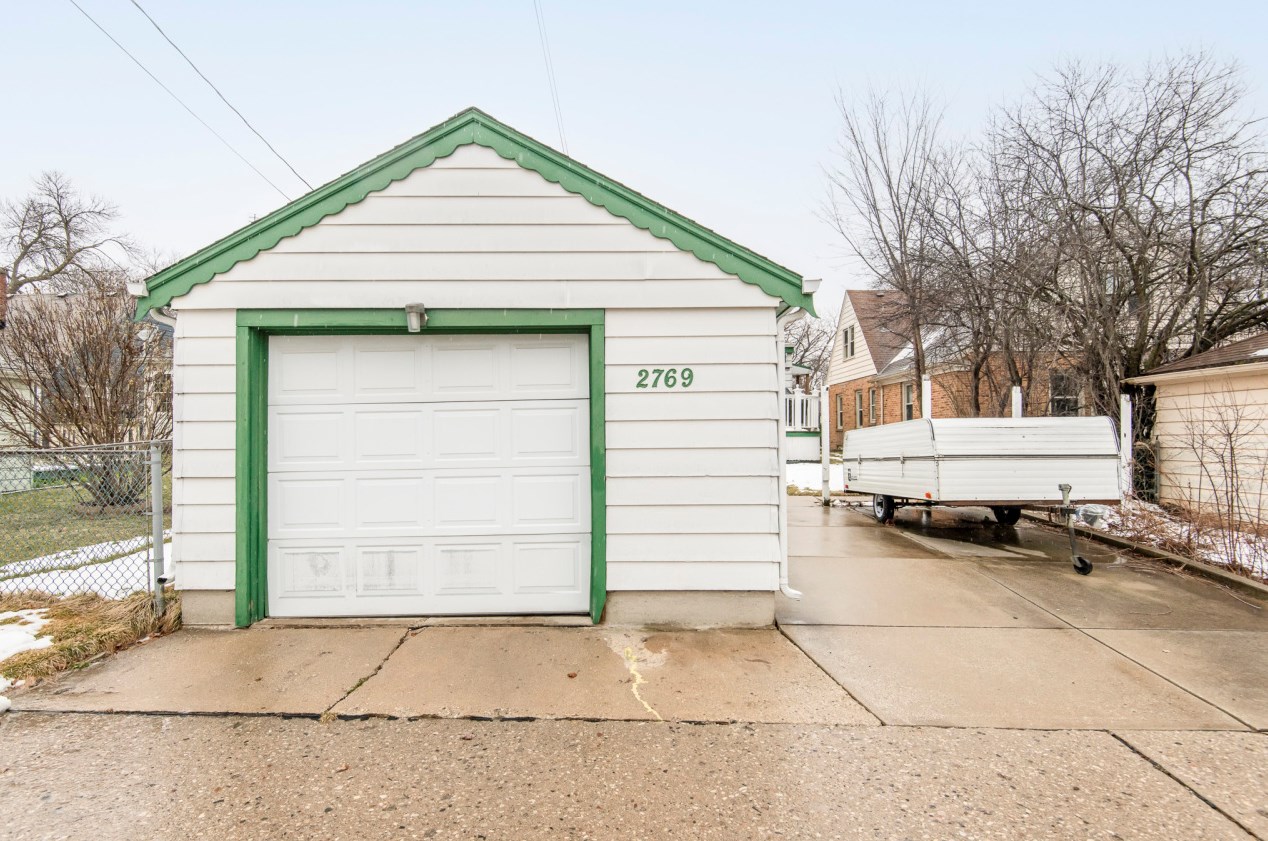 2769 87 St, Milwaukee WI 53224-5437 exterior