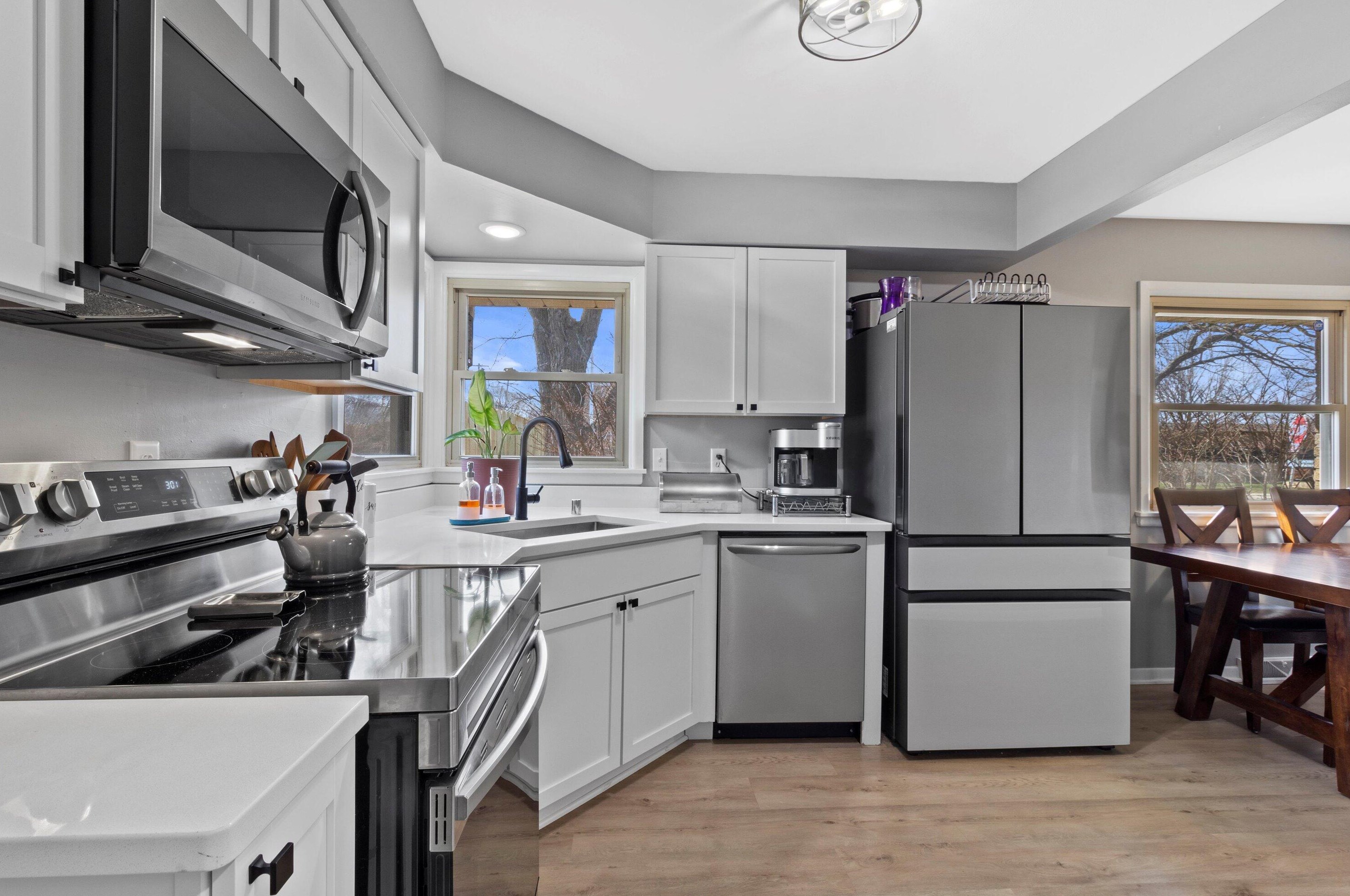 8853 Brentwood Ave, Milwaukee WI  53224-5300 exterior