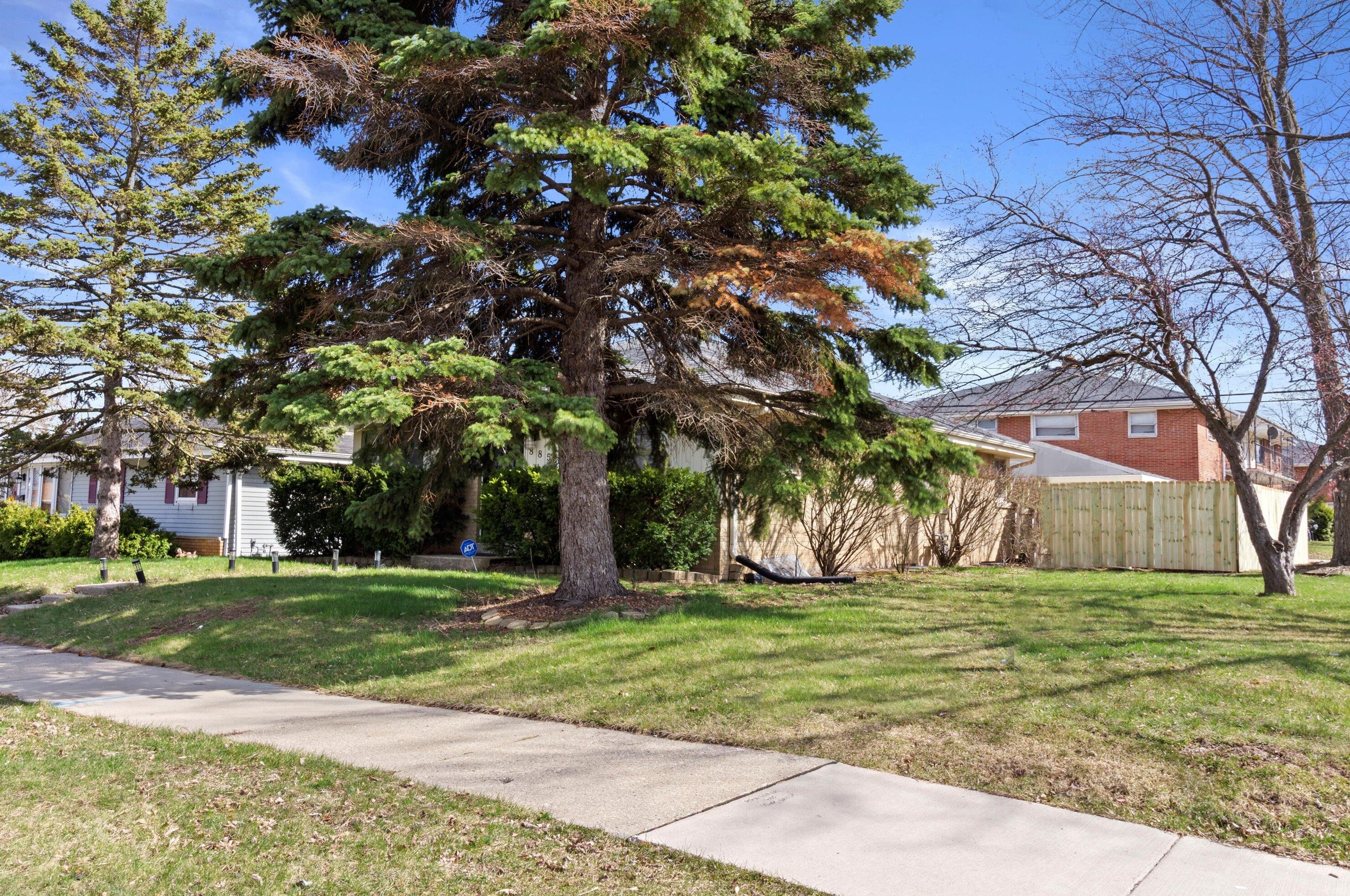 8853 Brentwood Ave, Milwaukee WI  53224-5300 exterior