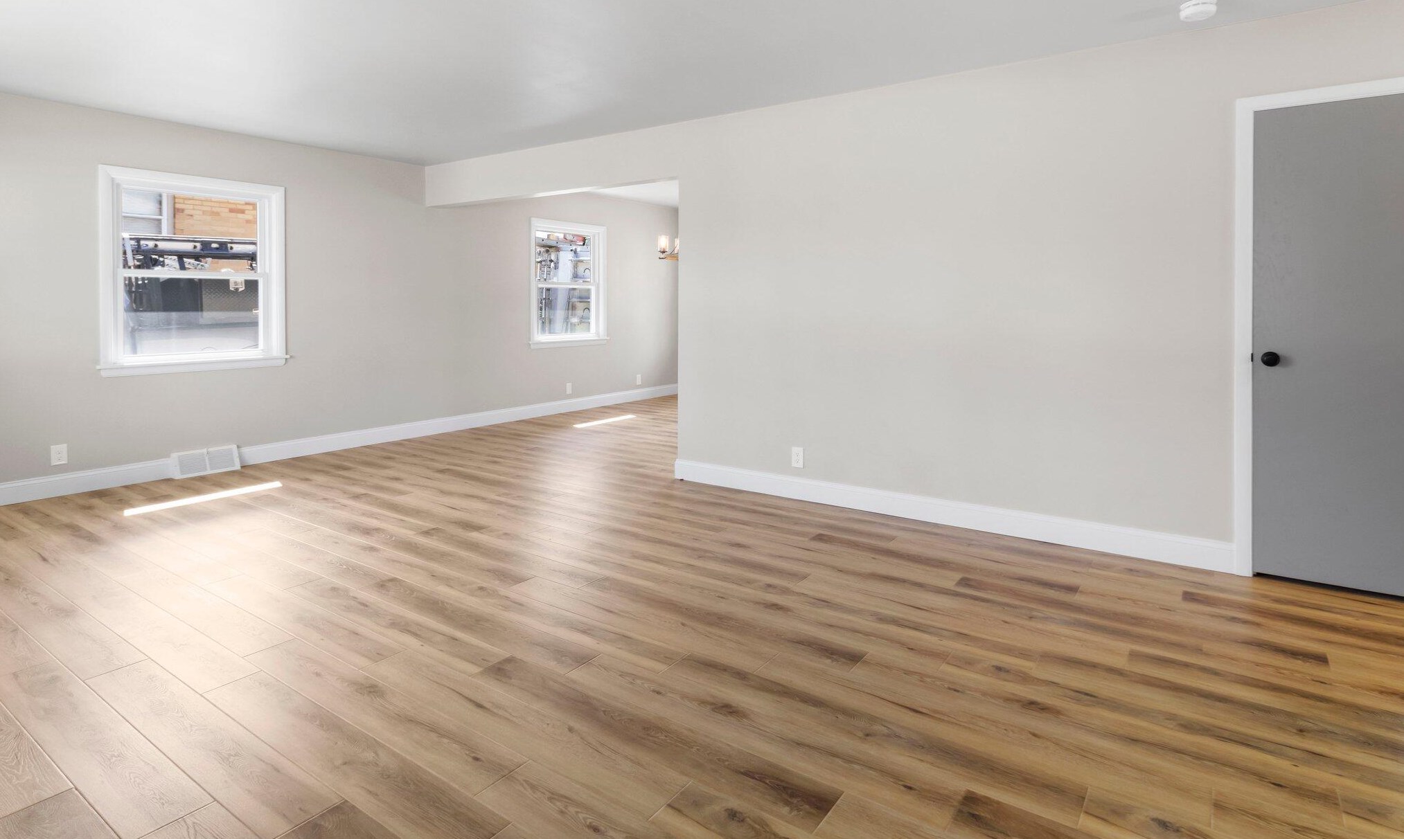 527 98, Milwaukee WI 53226-4303 exterior