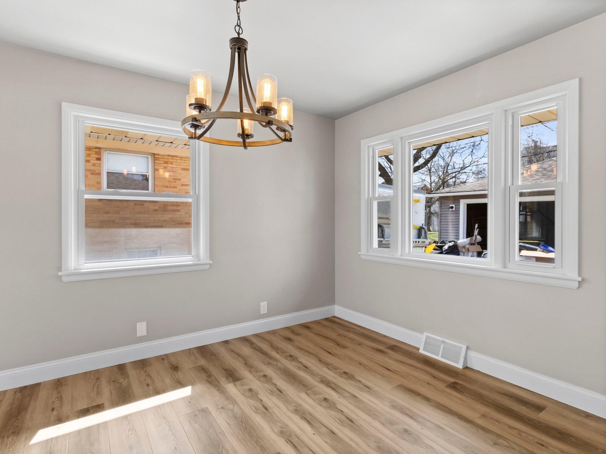 527 98, Milwaukee WI 53226-4303 exterior