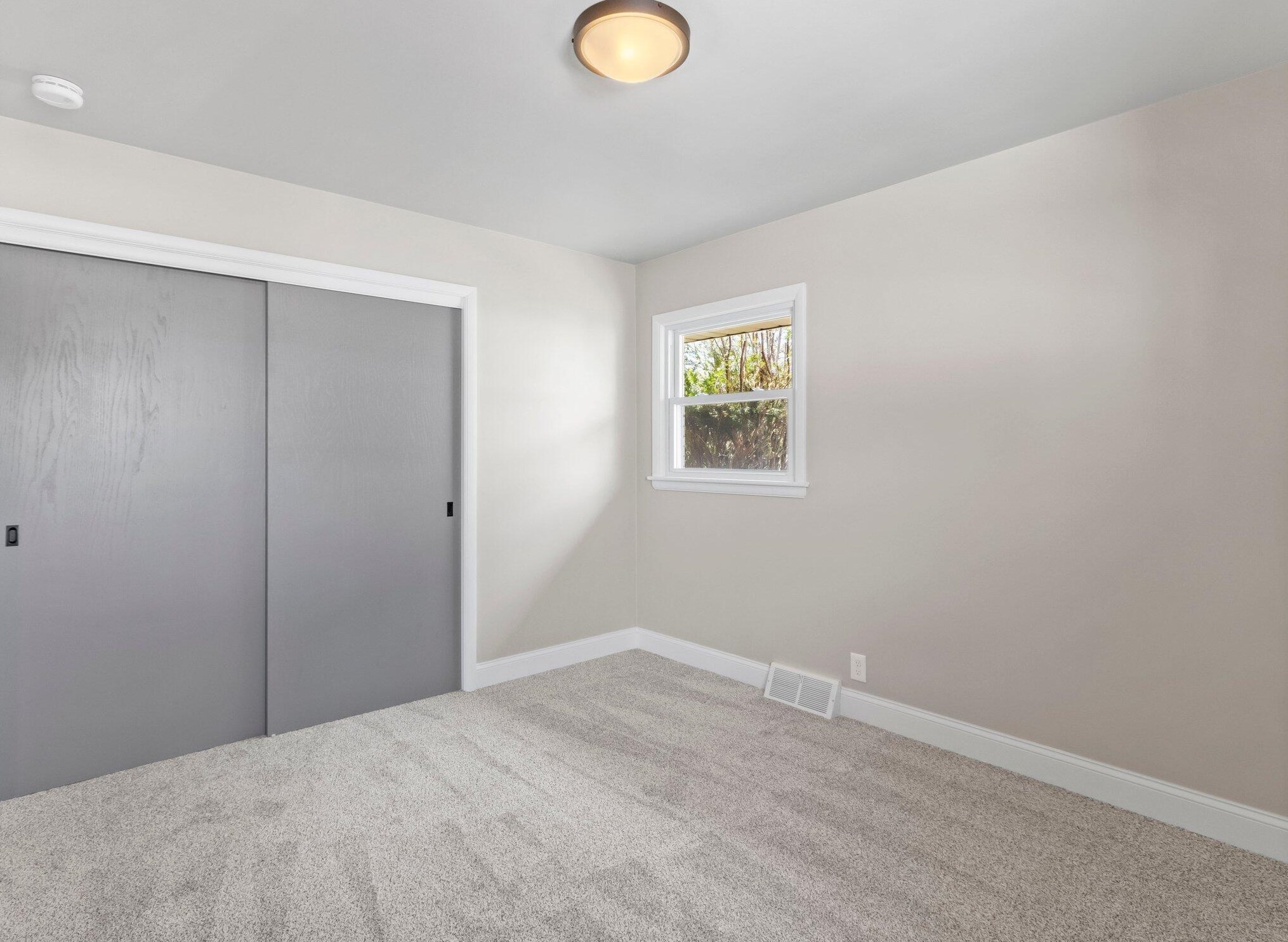 527 98, Milwaukee WI 53226-4303 exterior