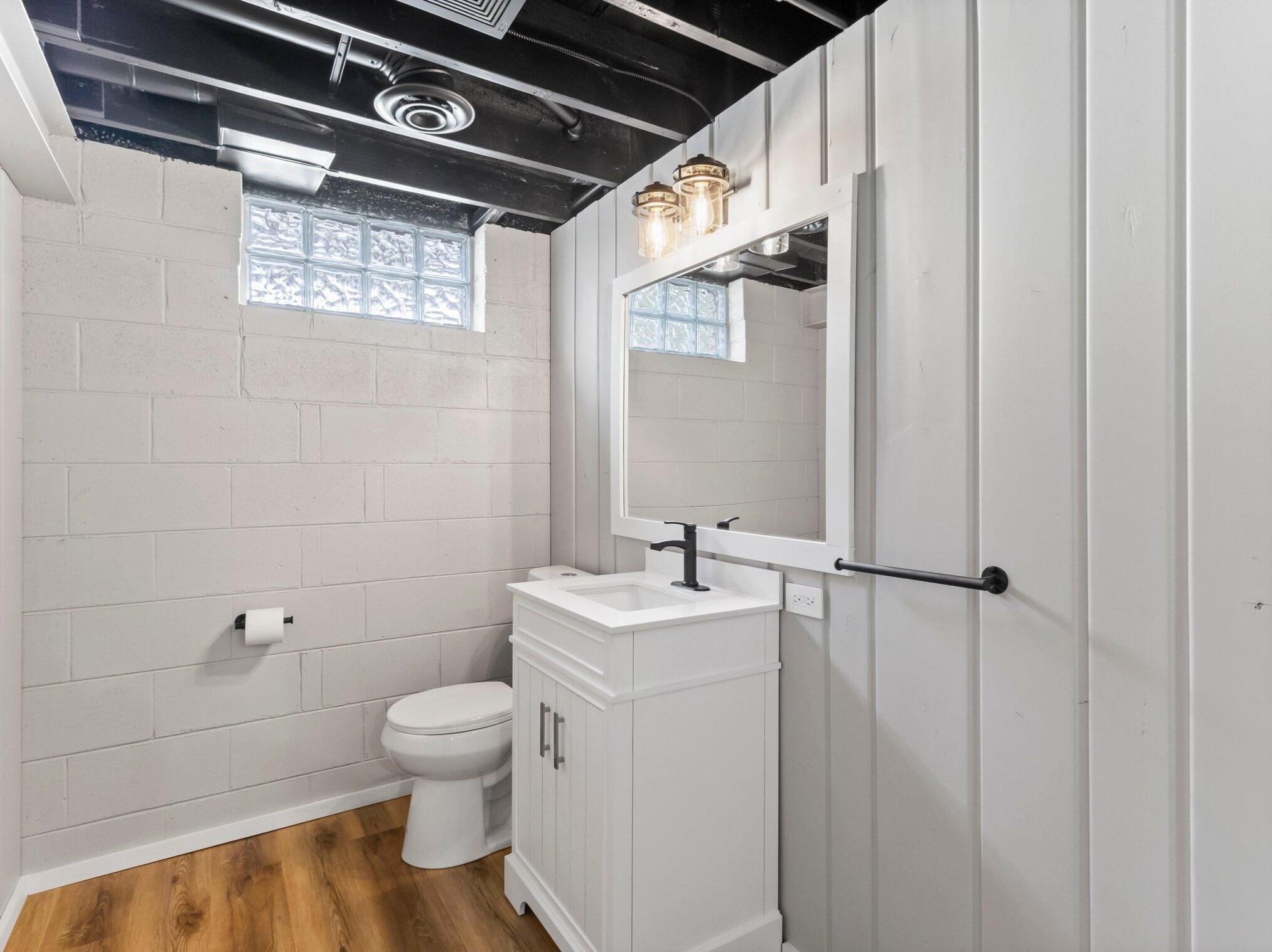 527 98, Milwaukee WI 53226-4303 exterior