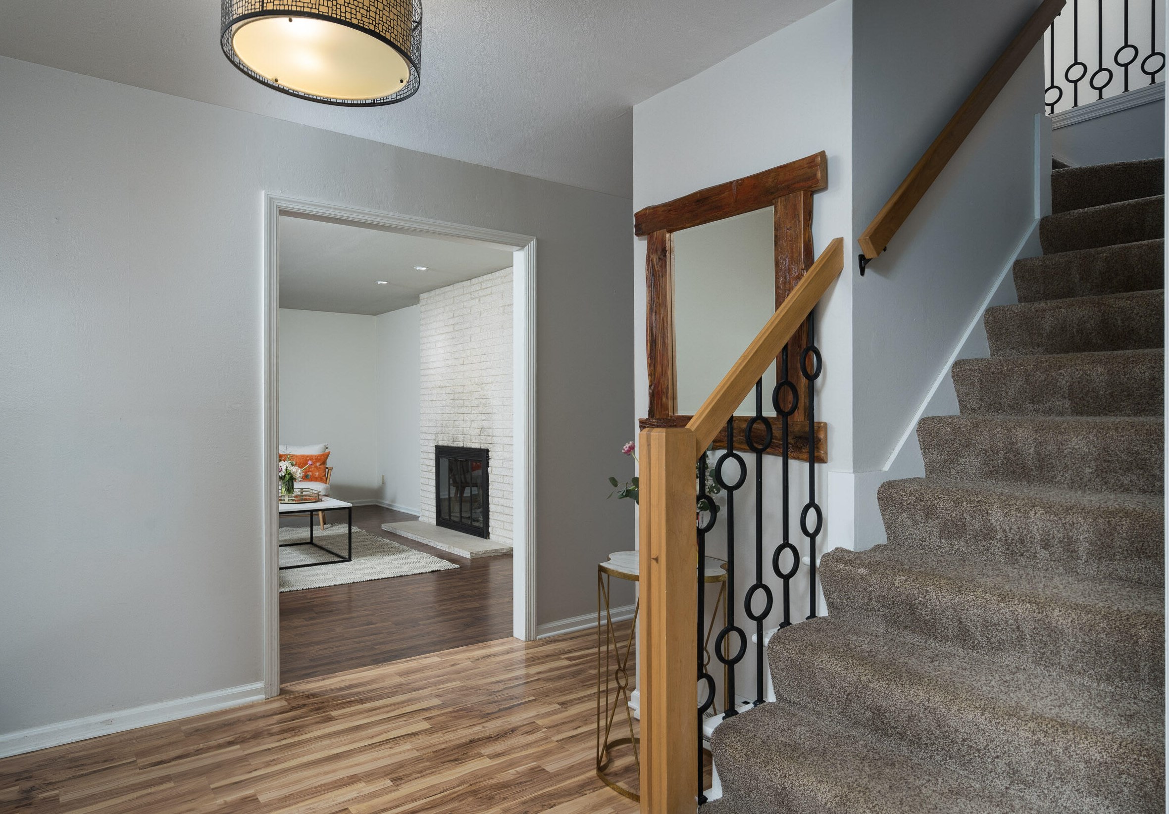 1045 Terrace Dr, Elm Grove WI  53122-2037 exterior