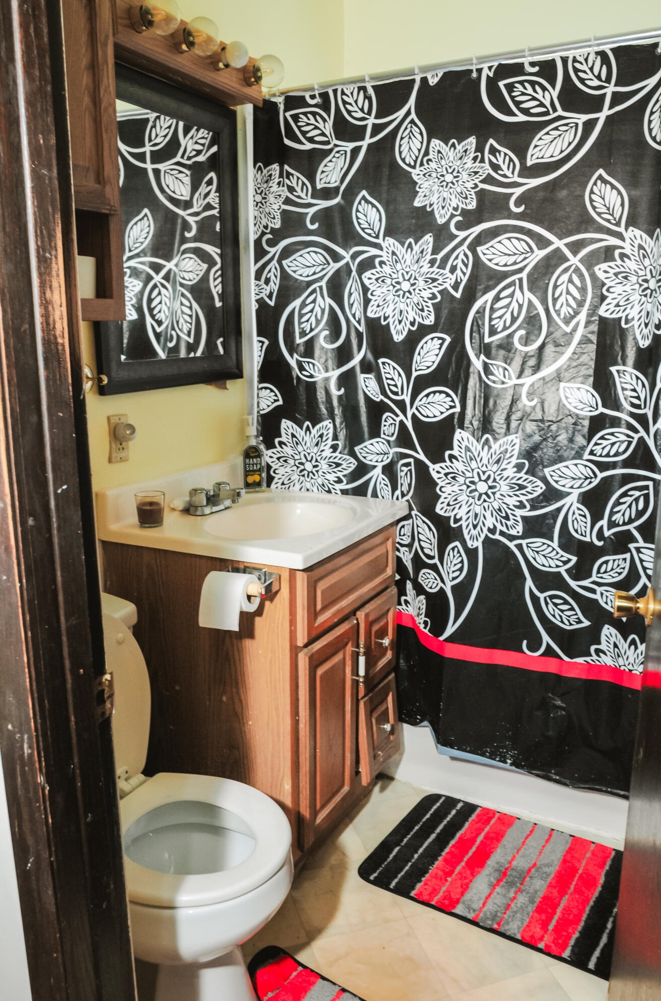 5831 74, Milwaukee WI 53214-4724 exterior