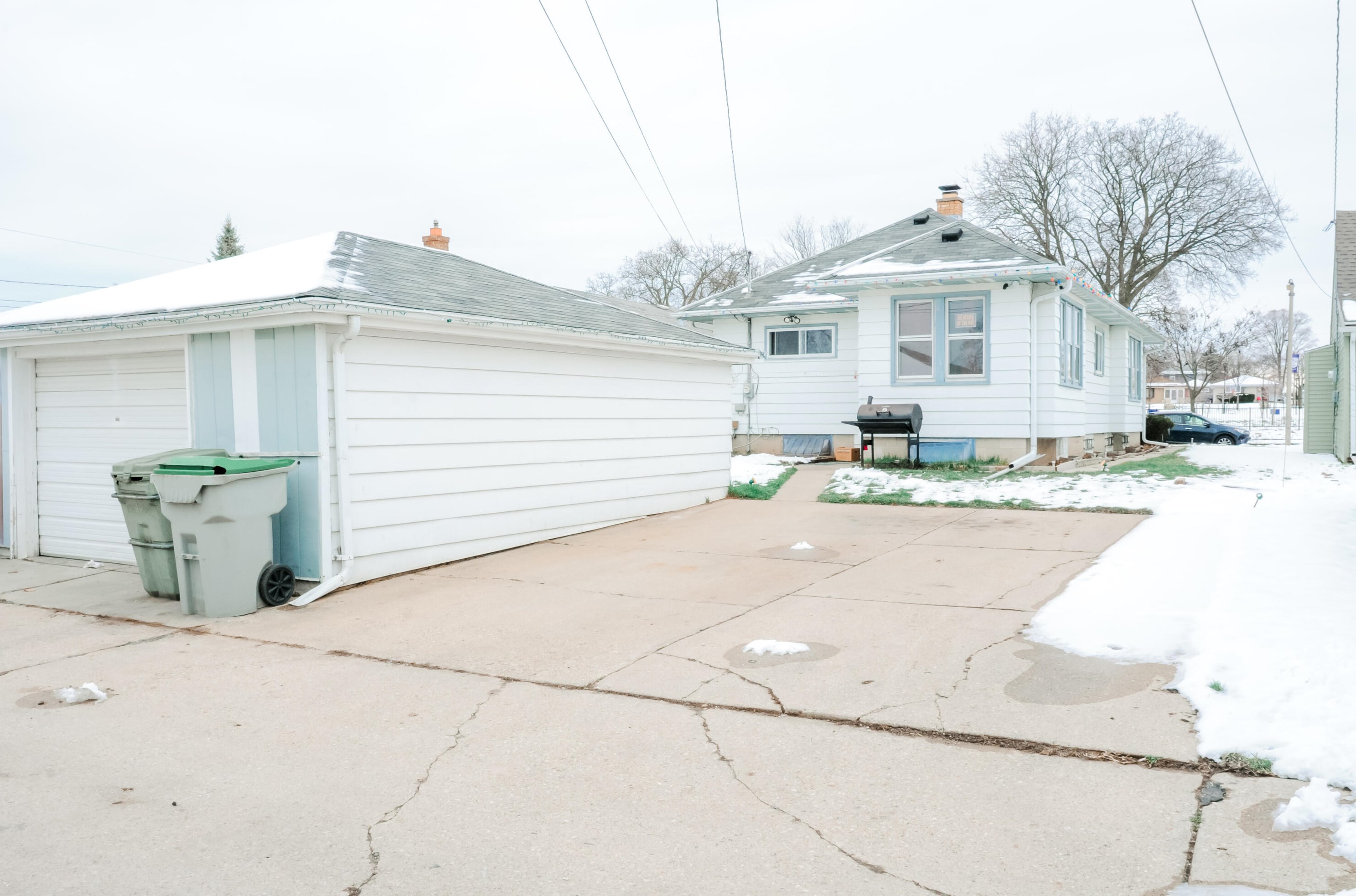 5831 74, Milwaukee WI 53214-4724 exterior