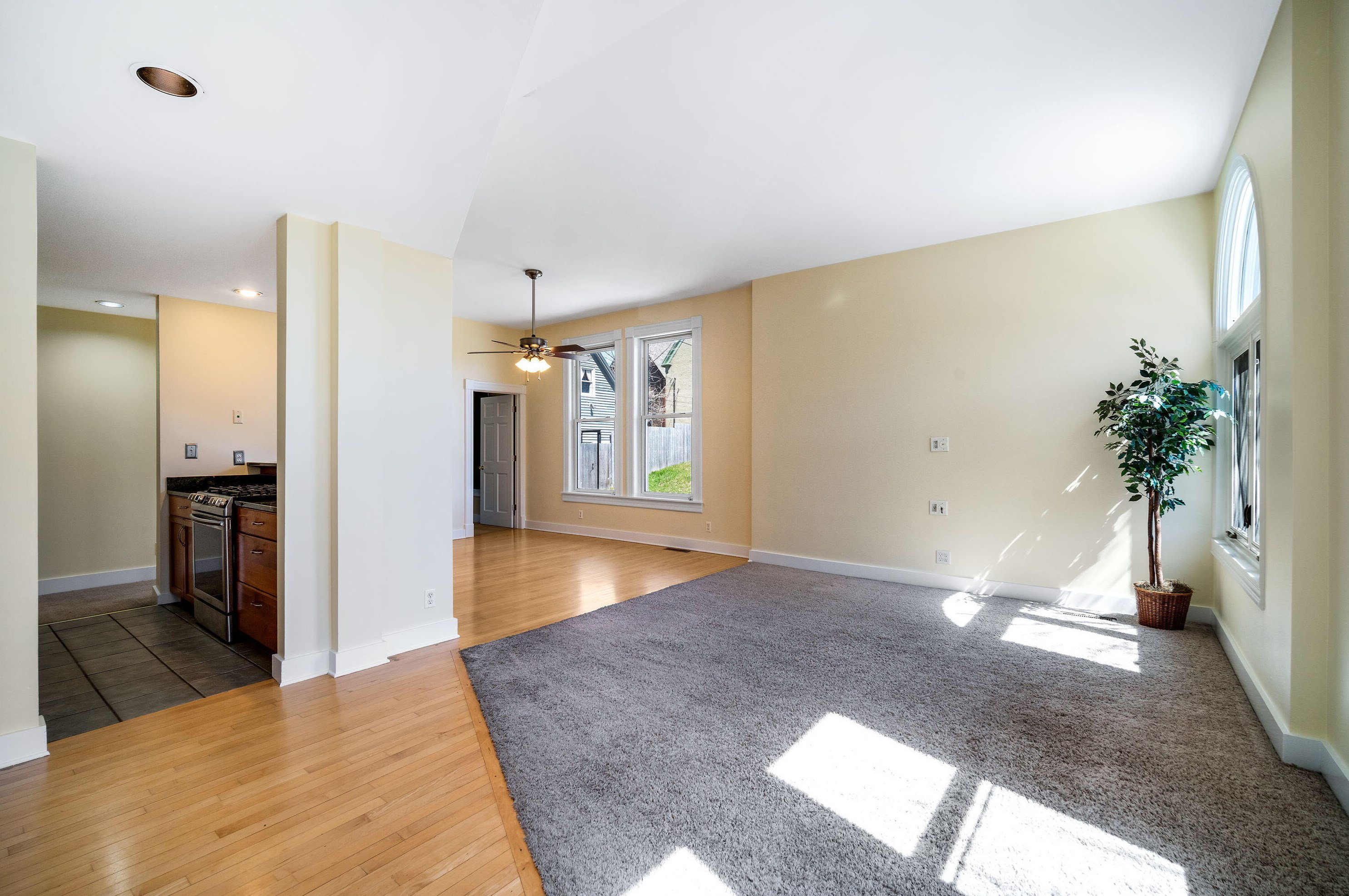 224 Vine St, Milwaukee WI  53212-3900 exterior