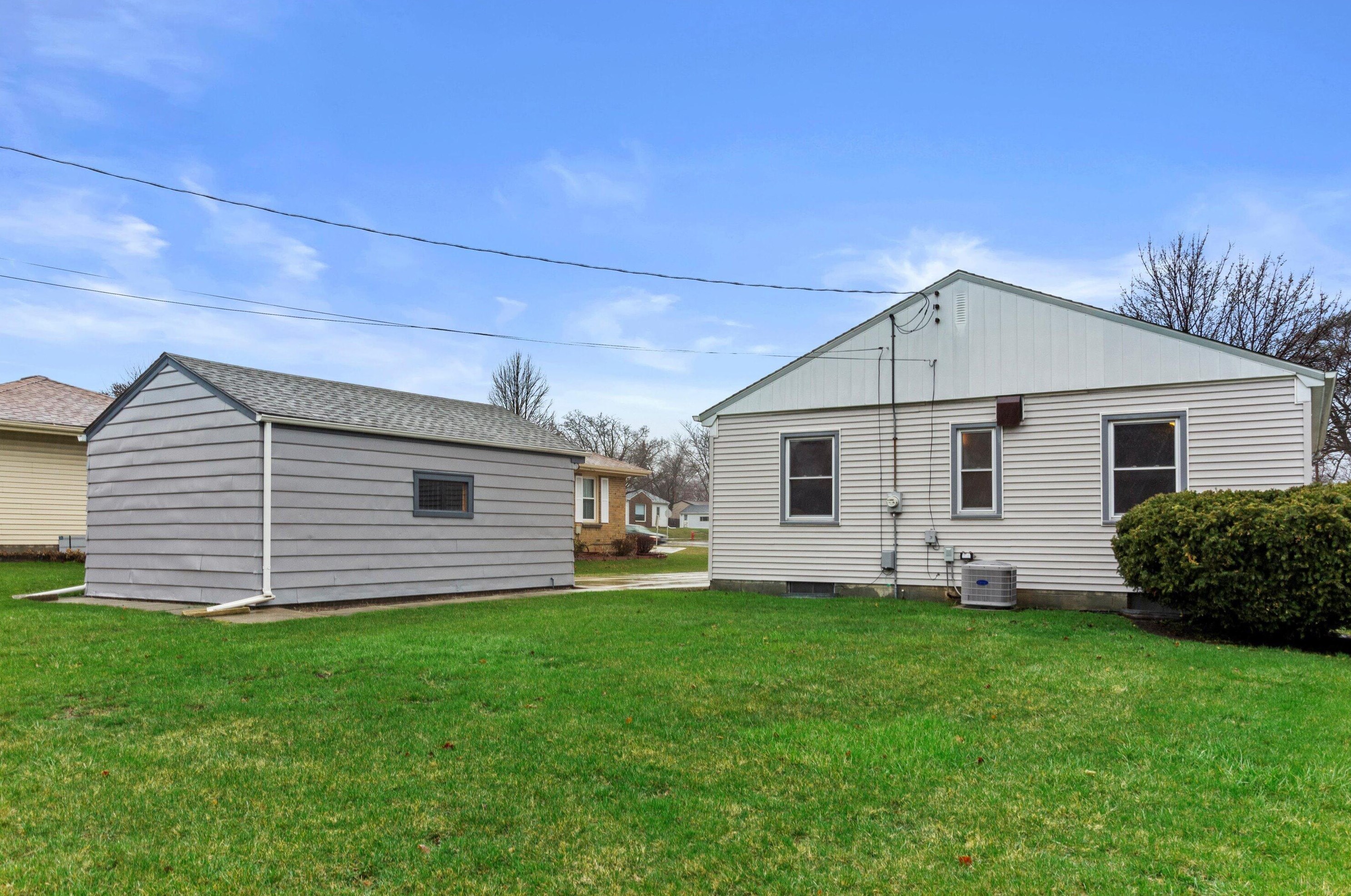 3268 60, Milwaukee WI 53219-4340 exterior