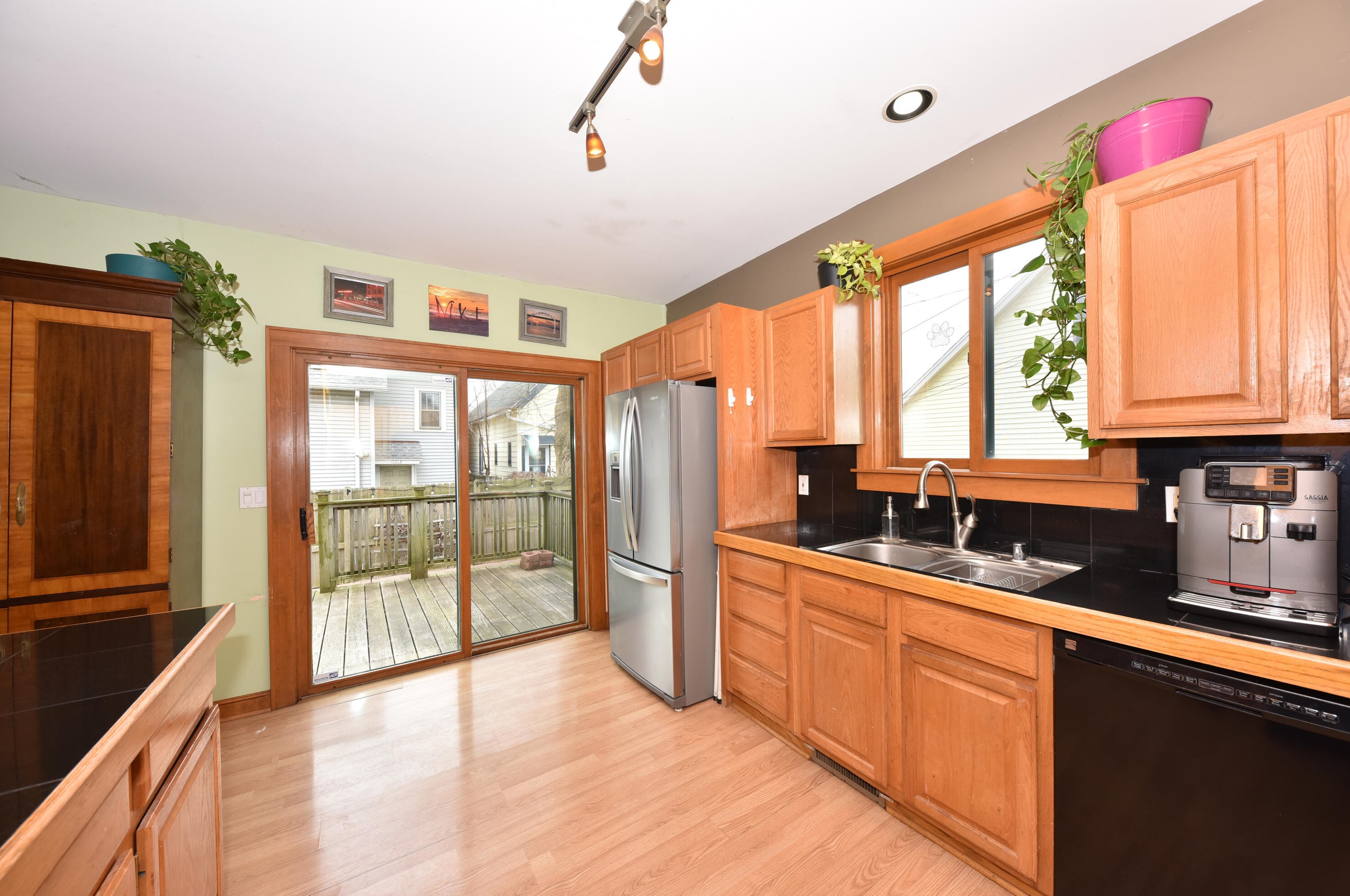 721 Clarke St, Milwaukee WI 53212-2923 exterior