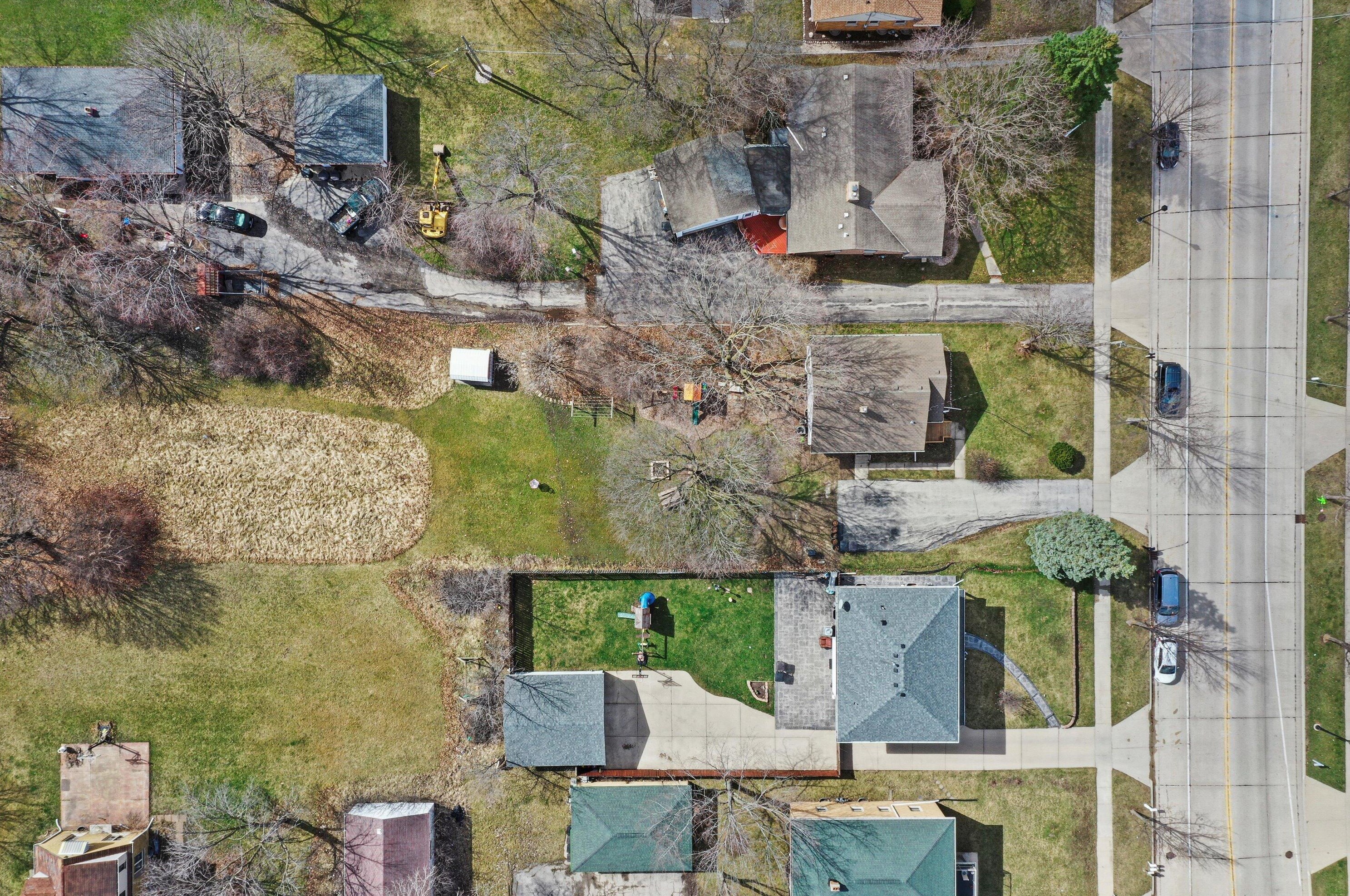 2811 Coldspring Rd, Milwaukee WI  53221-1856 exterior