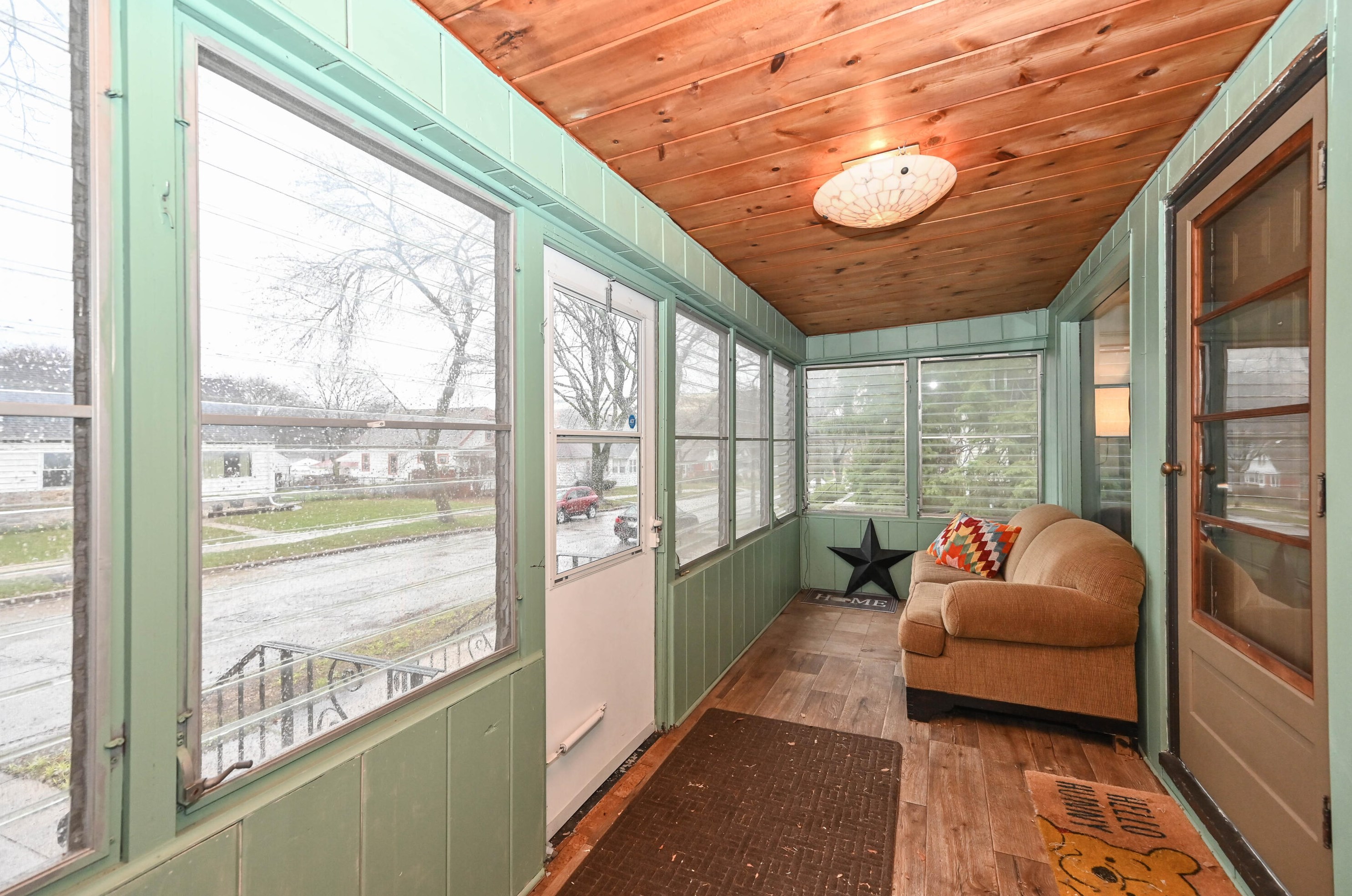 437 66th St, Milwaukee WI  53214-1735 exterior