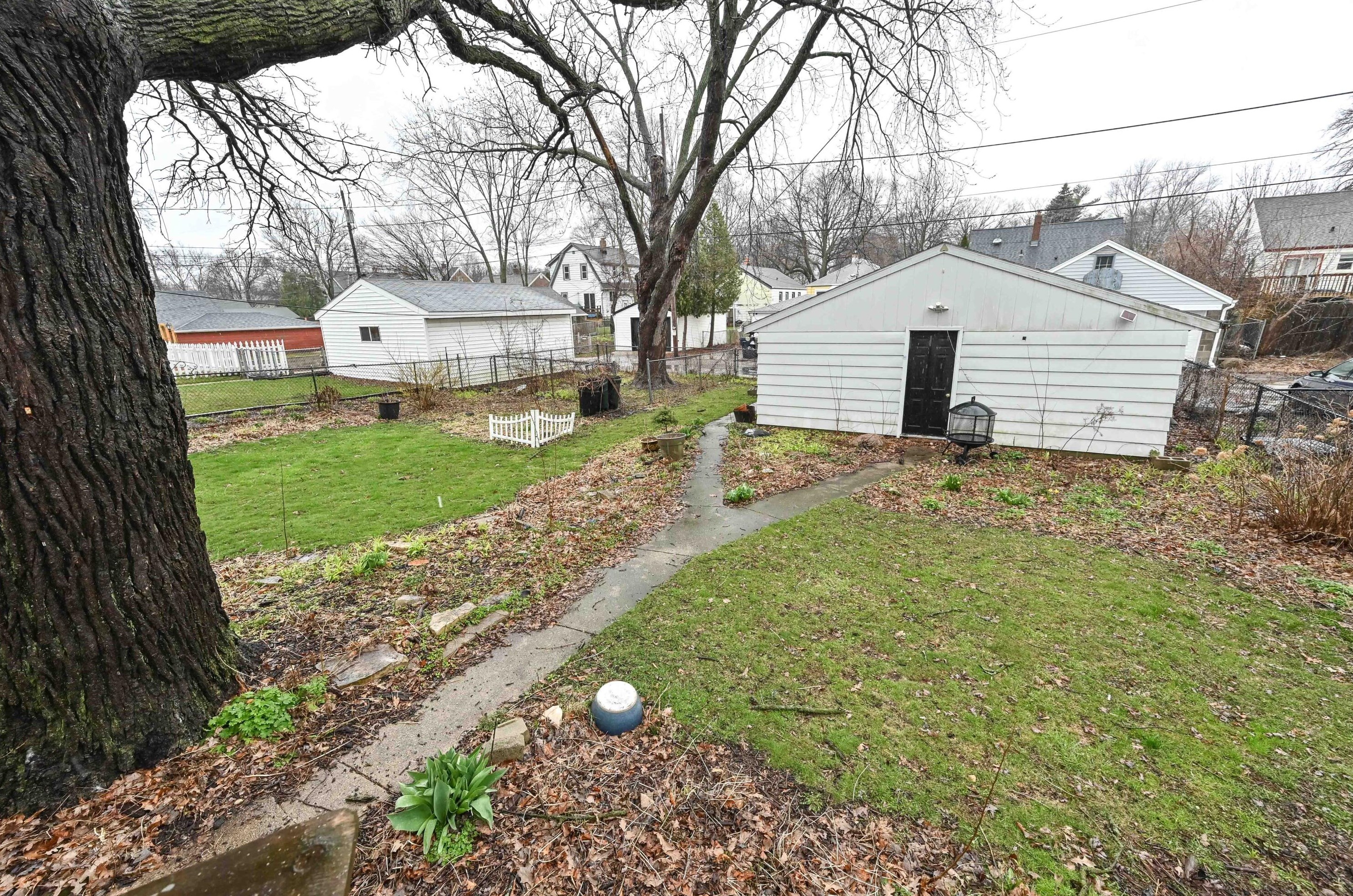 437 66th St, Milwaukee WI  53214-1735 exterior