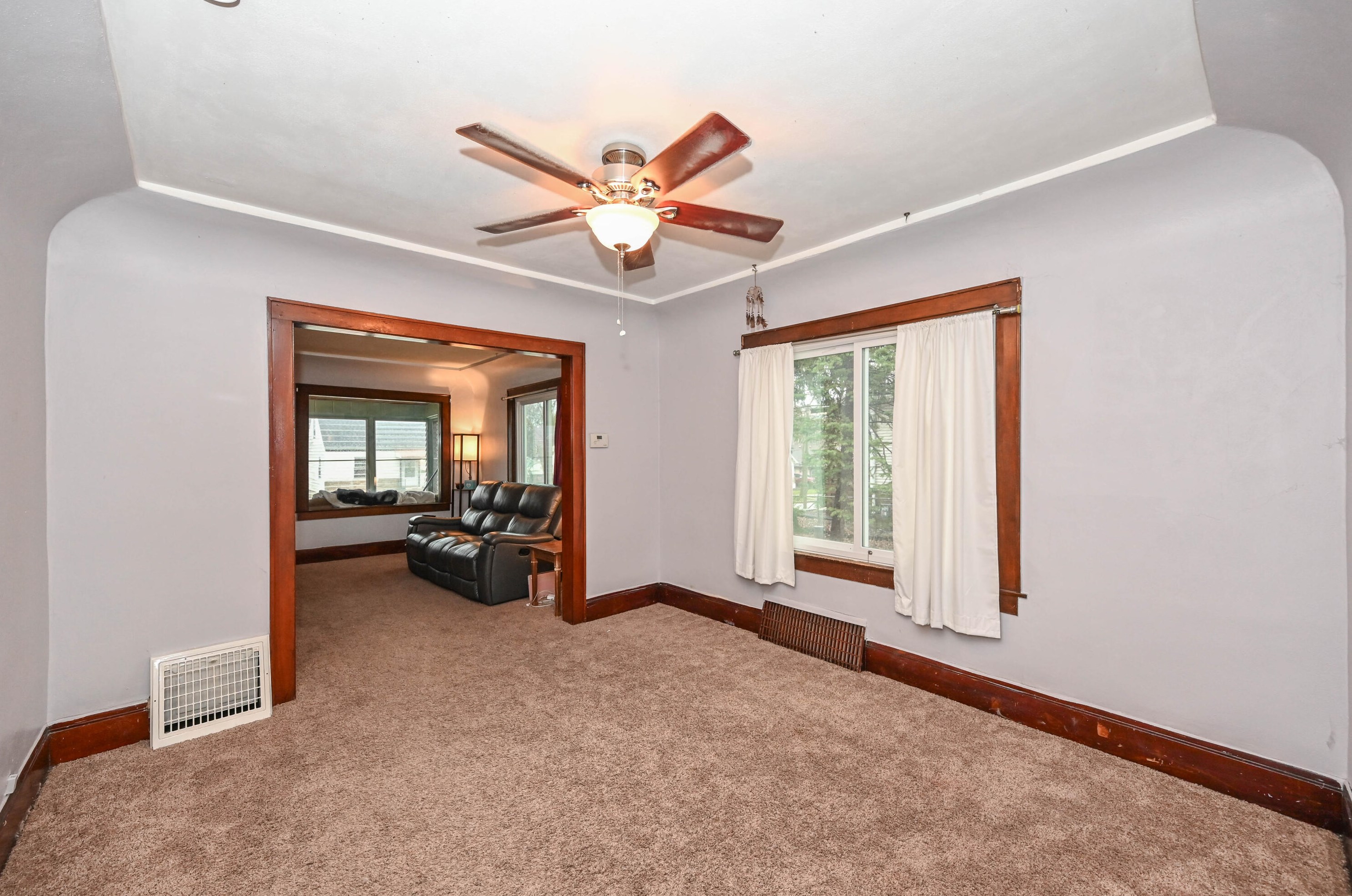 437 66th St, Milwaukee WI  53214-1735 exterior