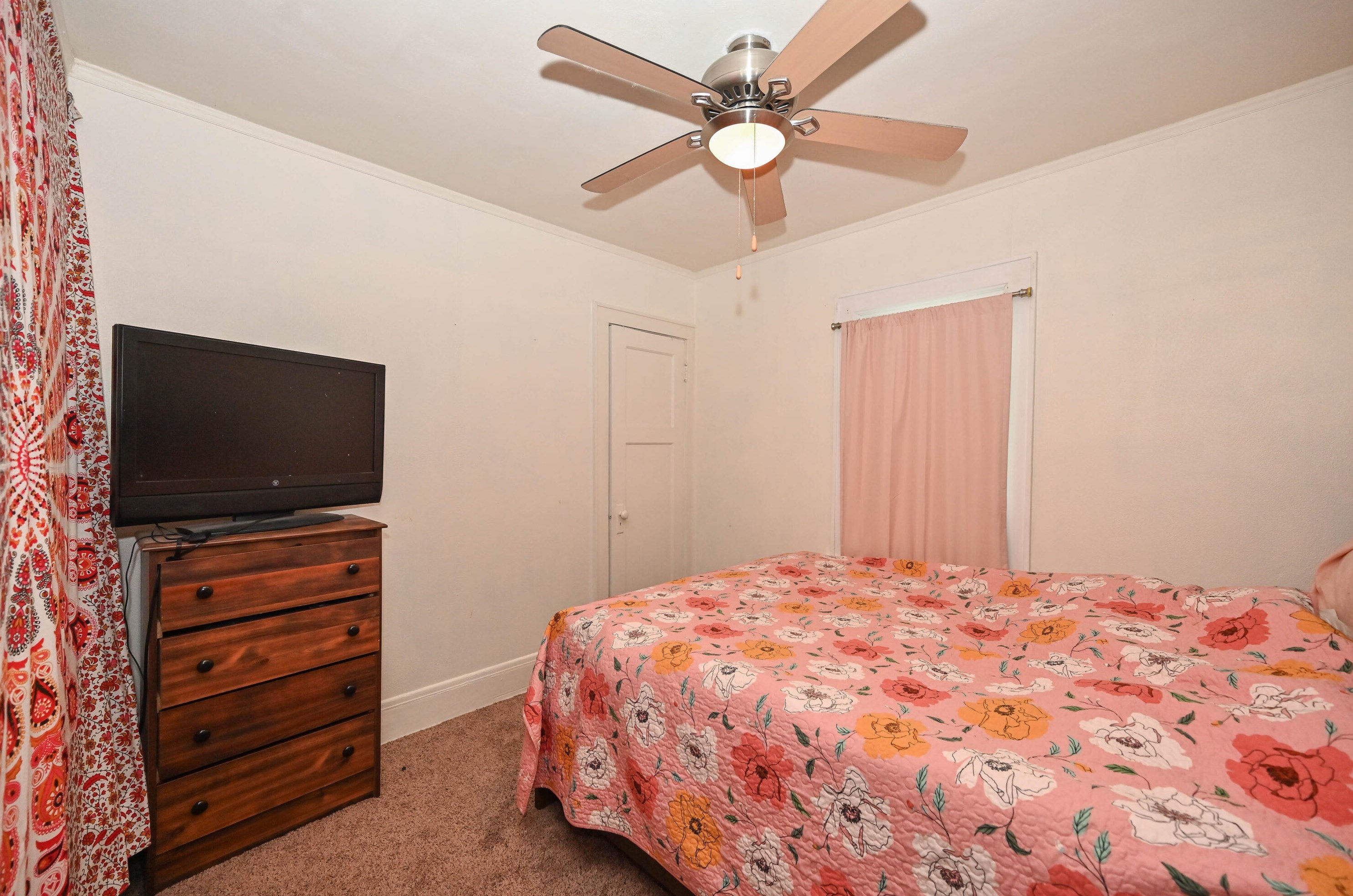 437 66th St, Milwaukee WI  53214-1735 exterior