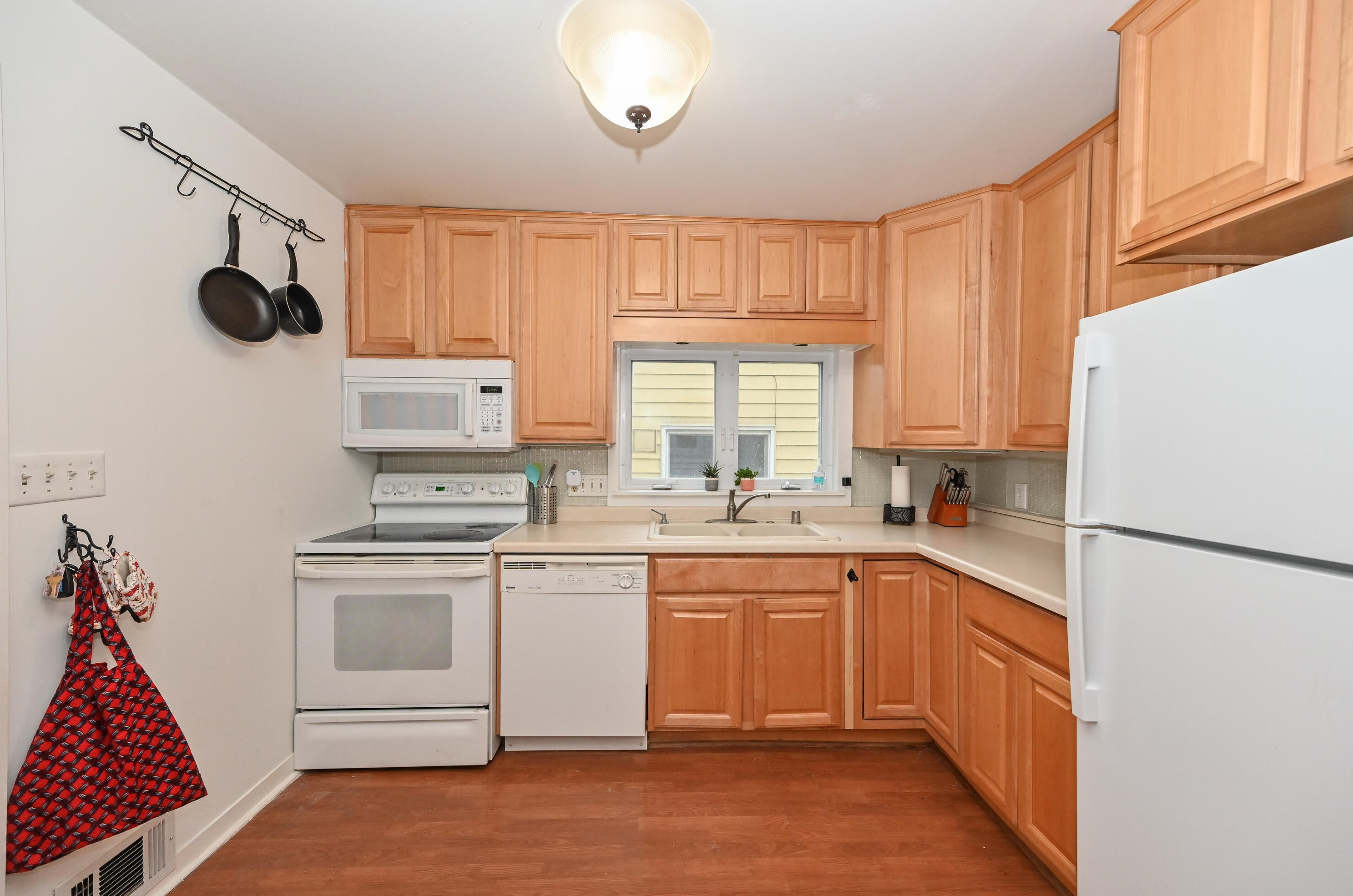 437 66th St, Milwaukee WI  53214-1735 exterior