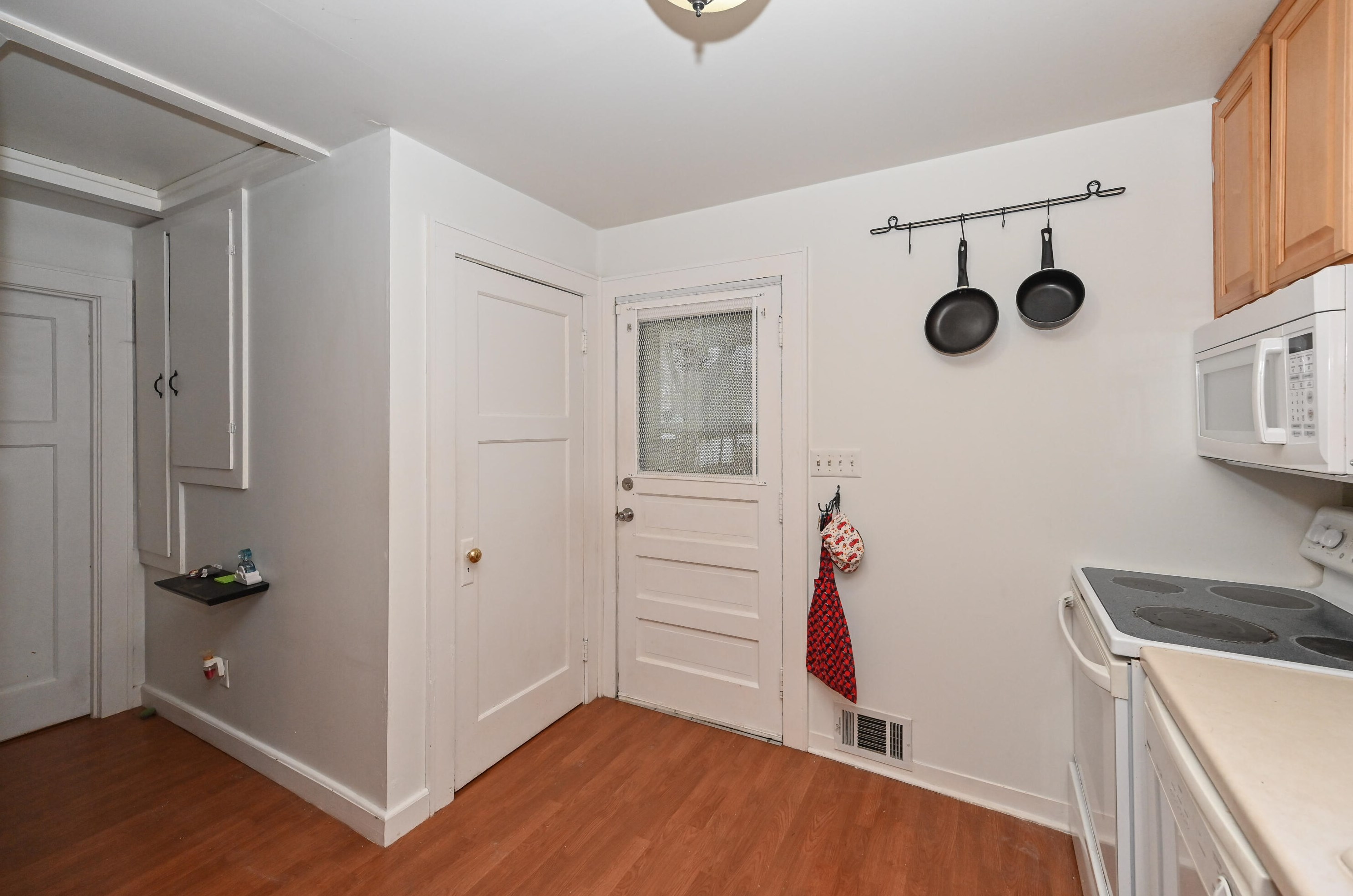 437 66th St, Milwaukee WI  53214-1735 exterior