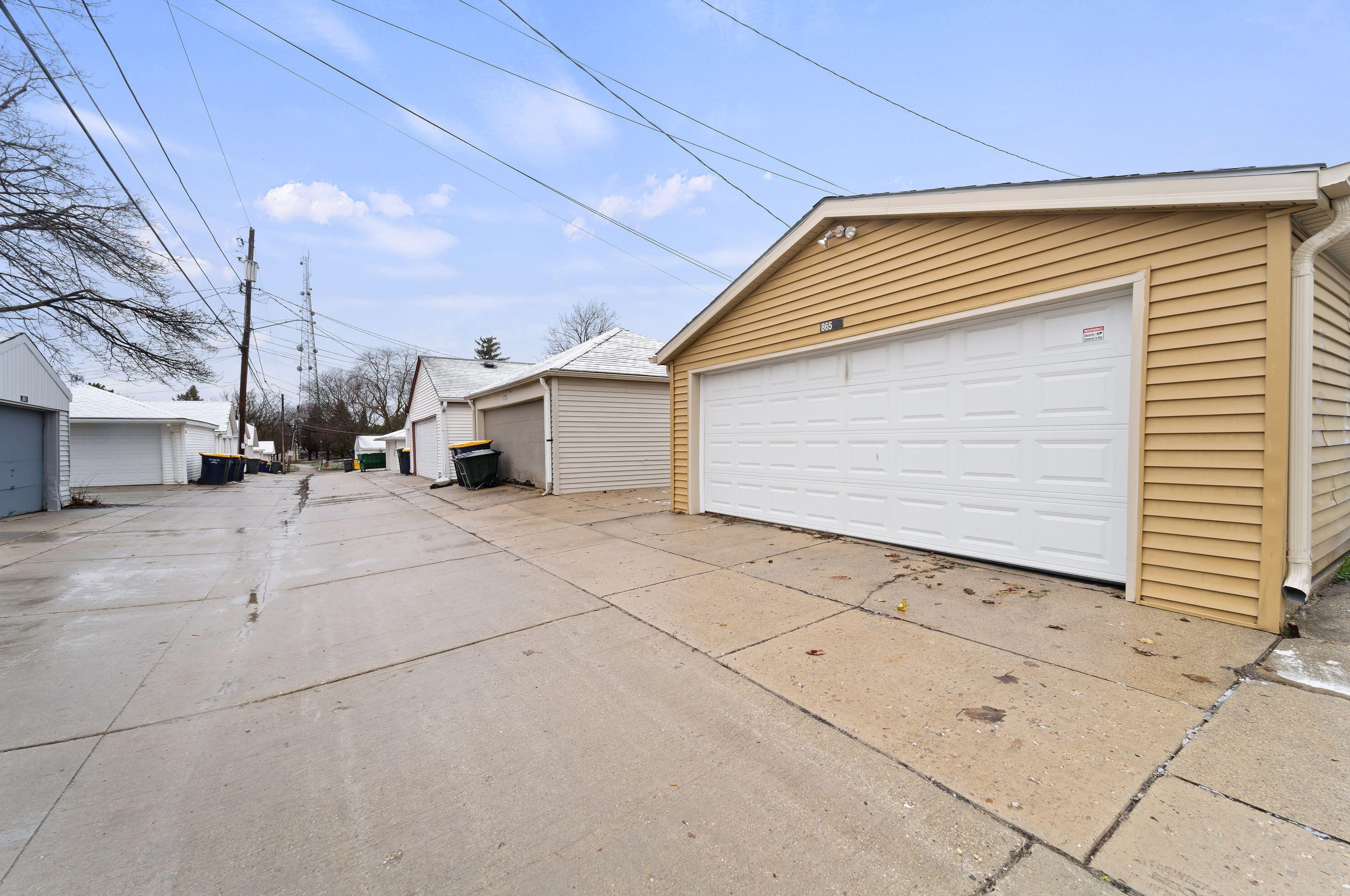 865 75th St, Milwaukee WI  53214-3014 exterior