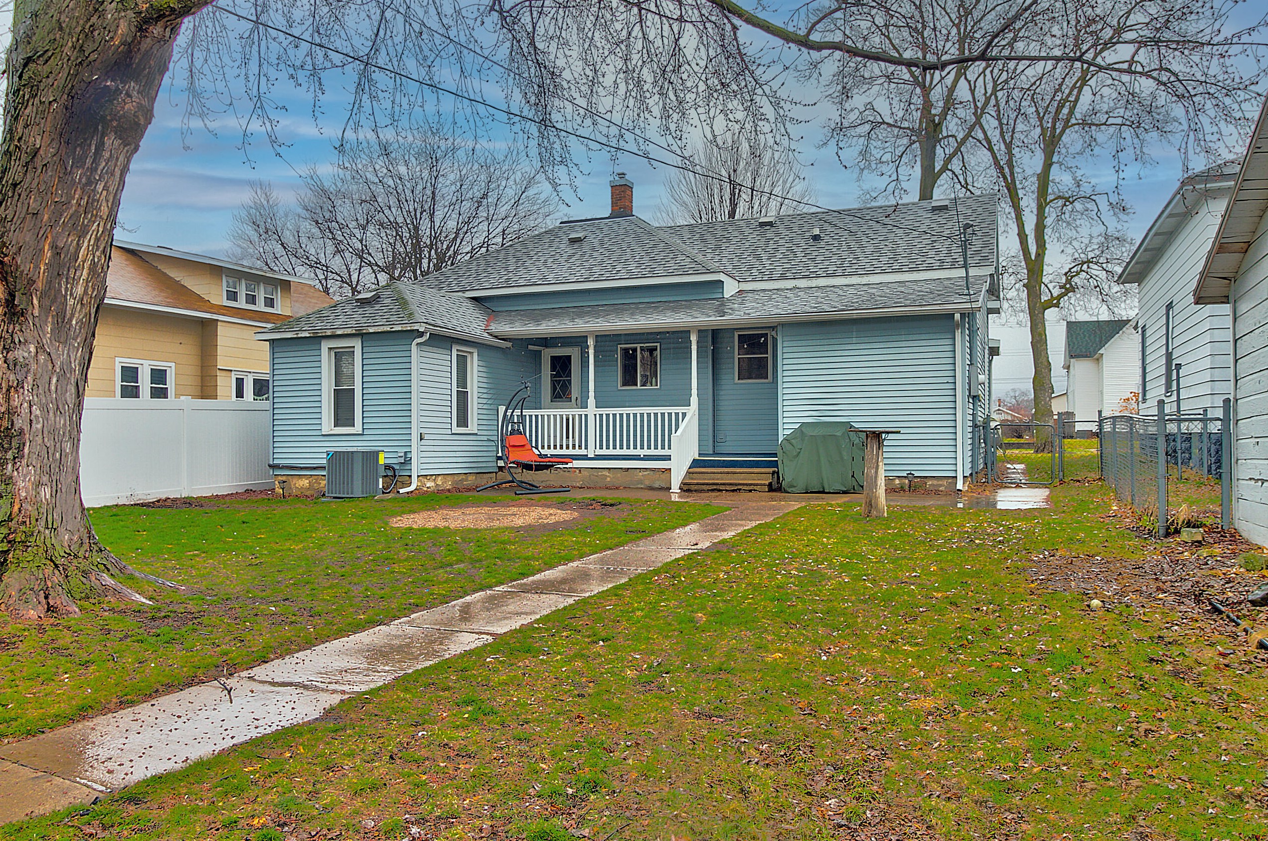 2007 Kane St, La Crosse WI  54603-2086 exterior