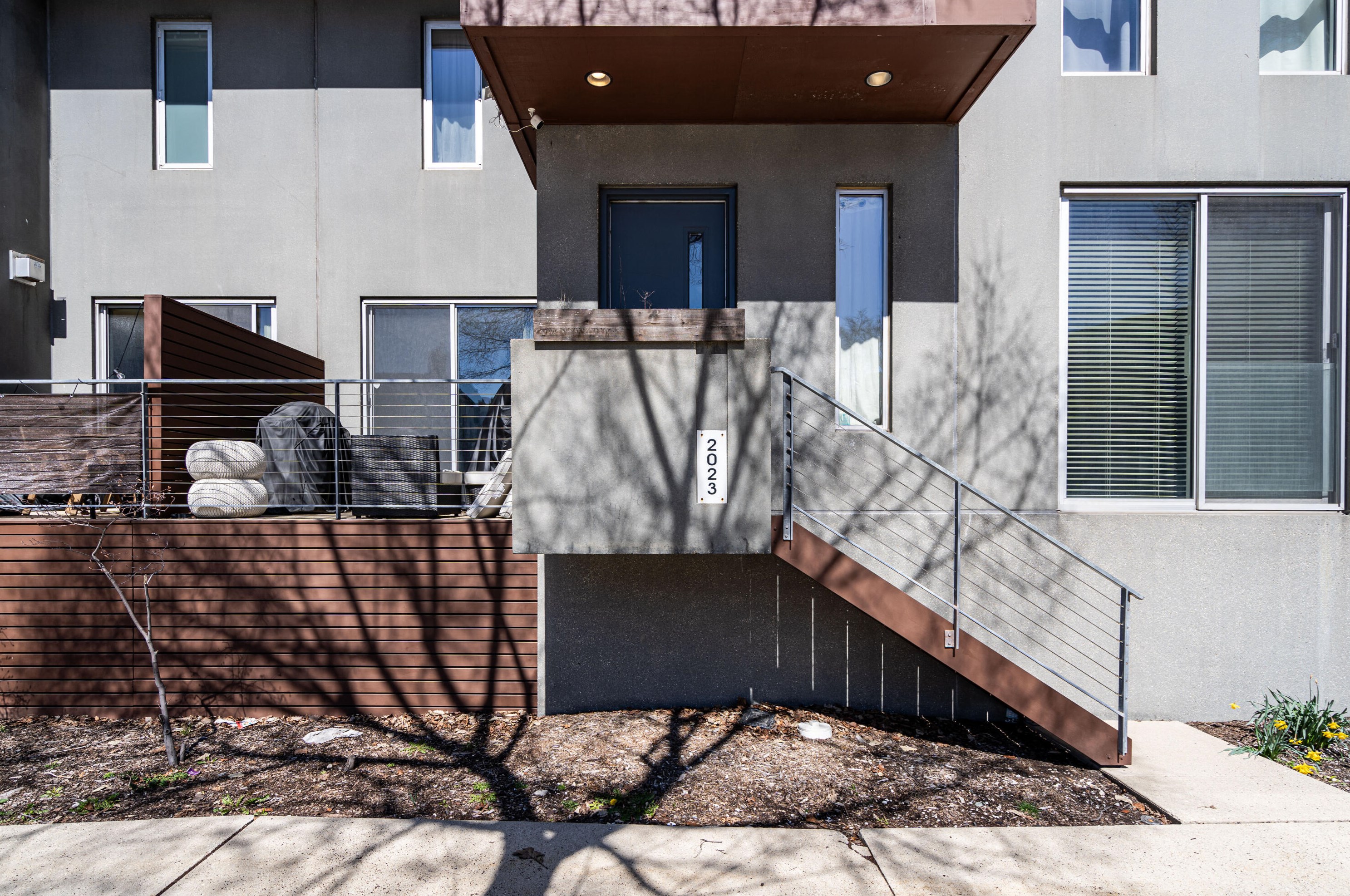 2023 Commerce St, Milwaukee WI  53212-3472 exterior