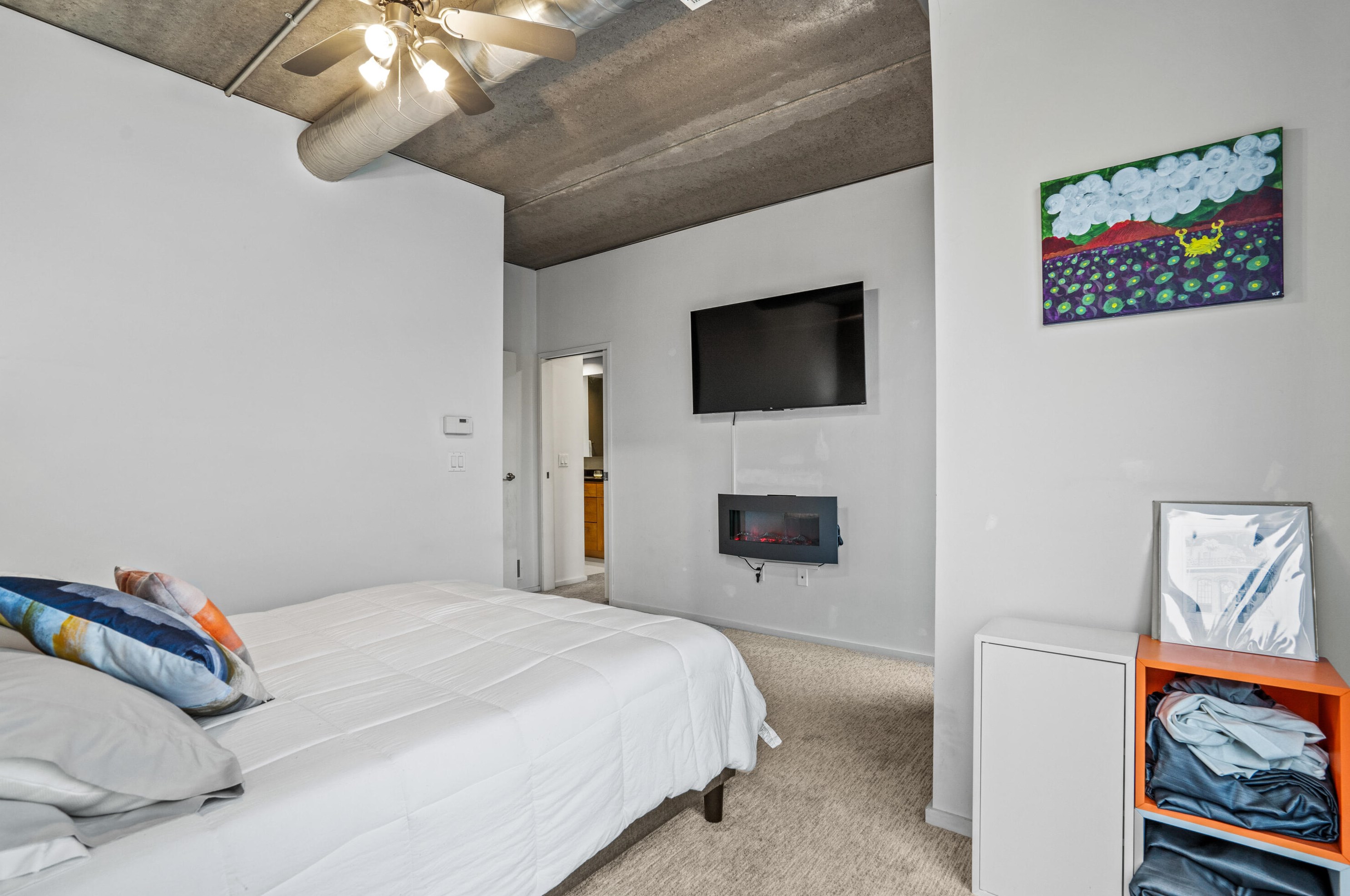 2023 Commerce St, Milwaukee WI  53212-3472 exterior